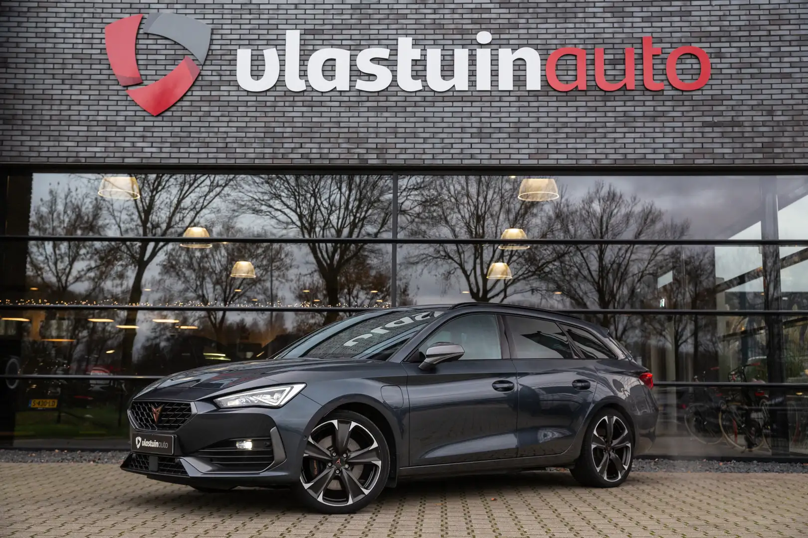 CUPRA Leon Sportstourer 1.4 e-Hybrid VZ Performance , Adap. c Grijs - 1