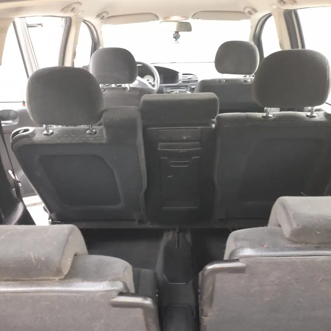 Opel Zafira Tourer - 2