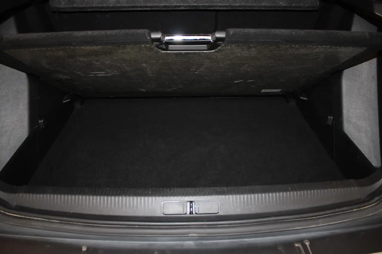 Peugeot 2008 1.2 PT Allure Navi,Kamera,DAB,Digital Cockp 21