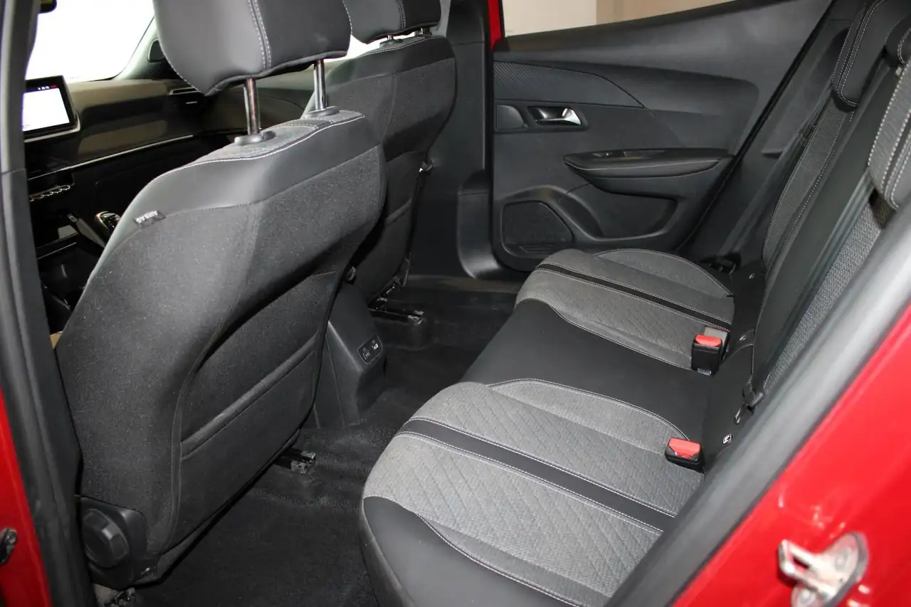Peugeot 2008 1.2 PT Allure Navi,Kamera,DAB,Digital Cockp 6