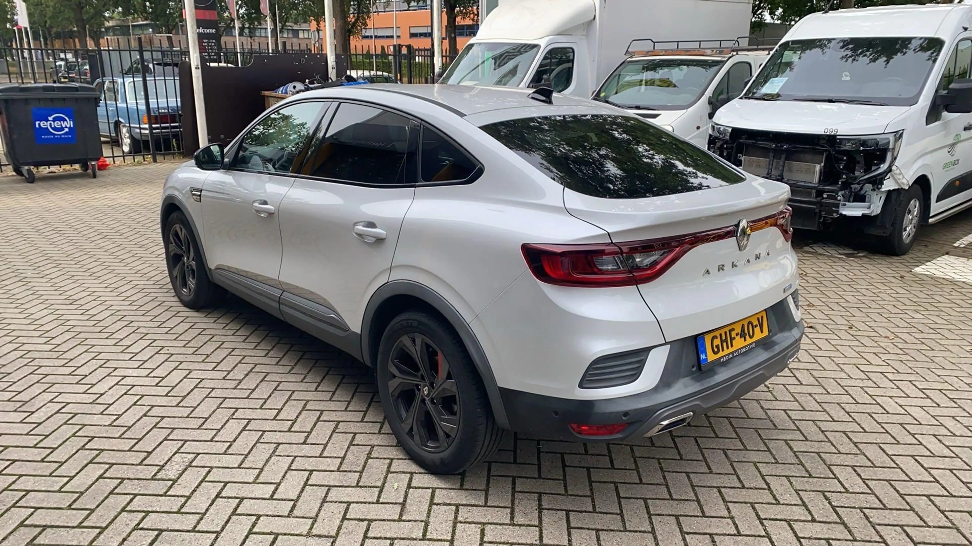 Renault Arkana 1.6 E-Tech Hybrid 145 R.S. Line — photo 2