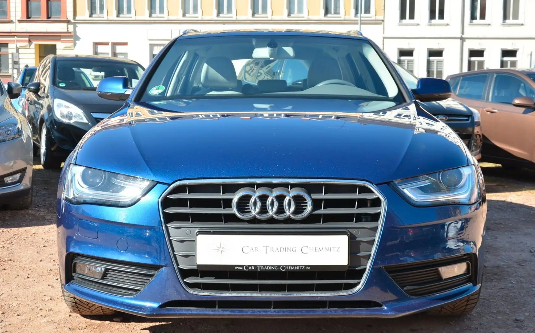 Audi A4 Avant Attraction Automatik Bi-Xenon Navi Bleu - 2