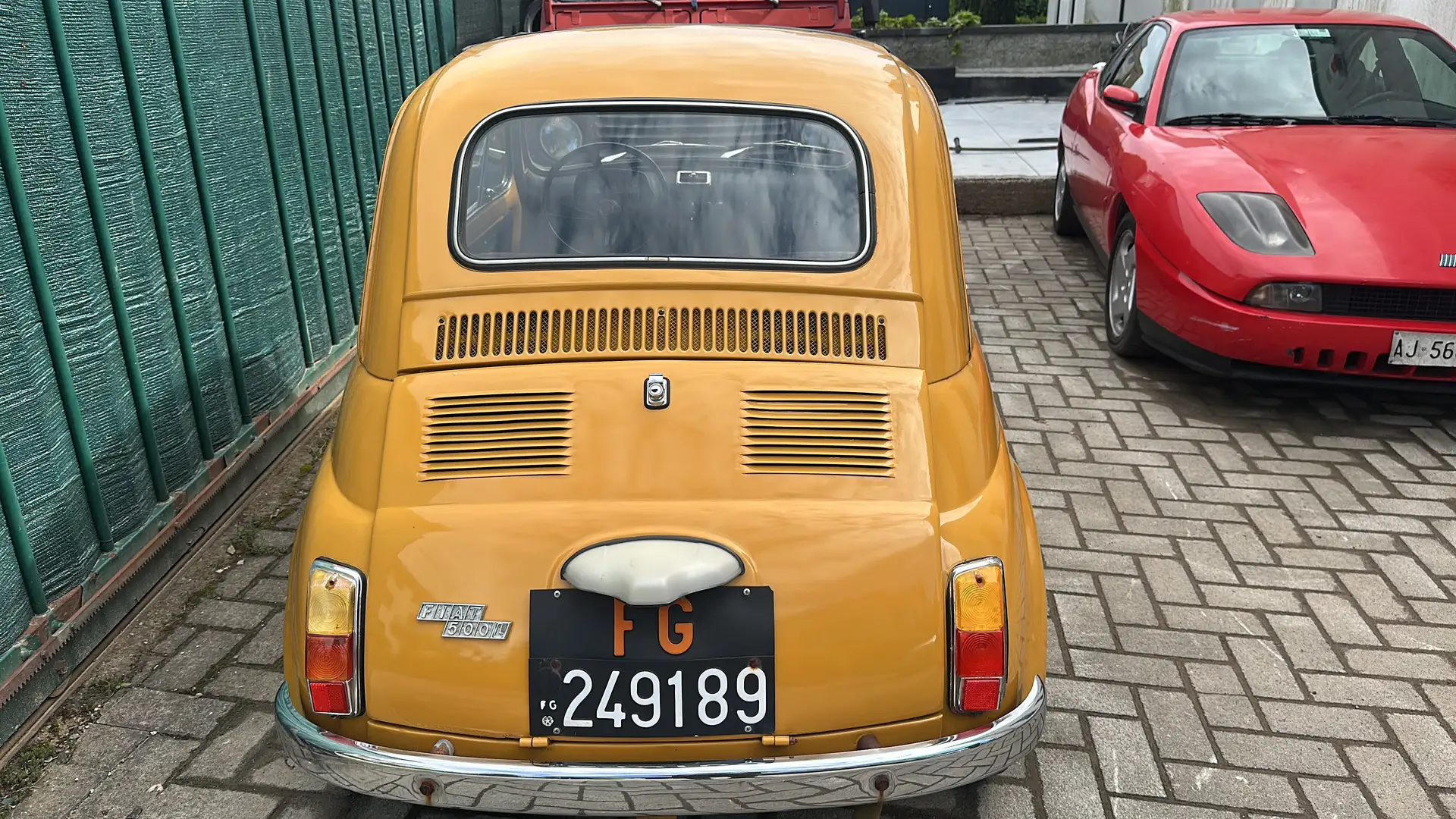 Fiat 500 Solo per appassionati. Fiat 110 F Berlina 500, Auriu - 1