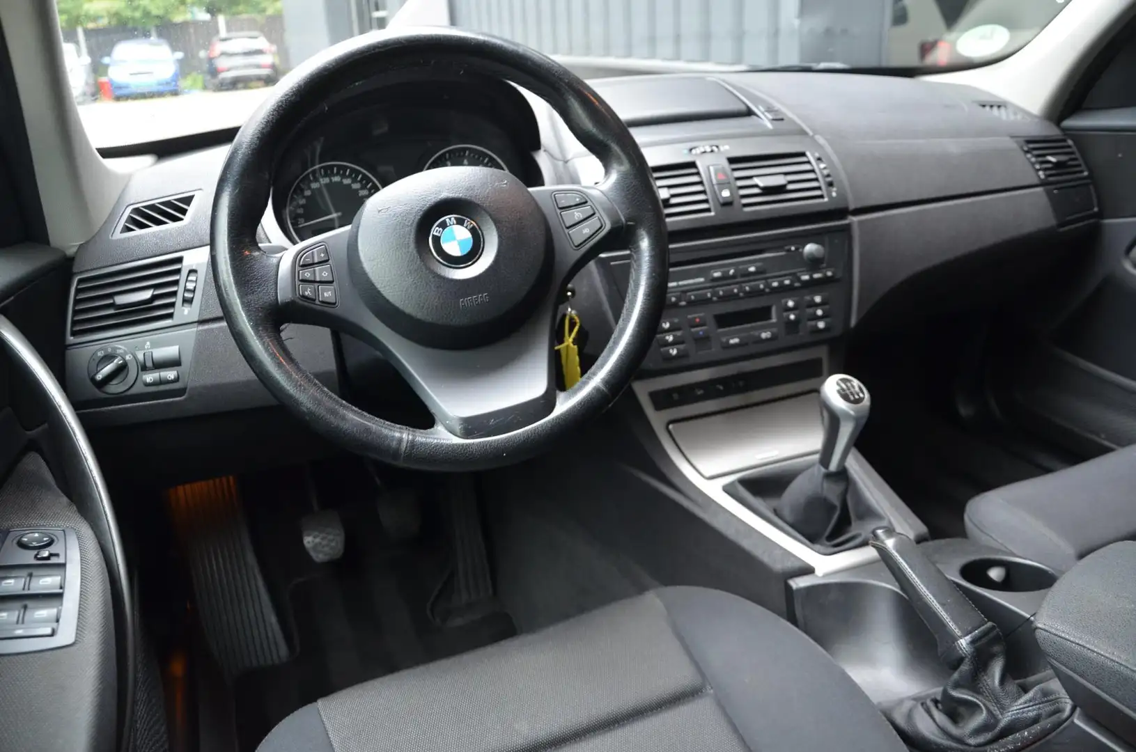 BMW X3 2.0i Youngtimer|Cruise C.|Navi|Afn. Trekhaak Zwart - 2