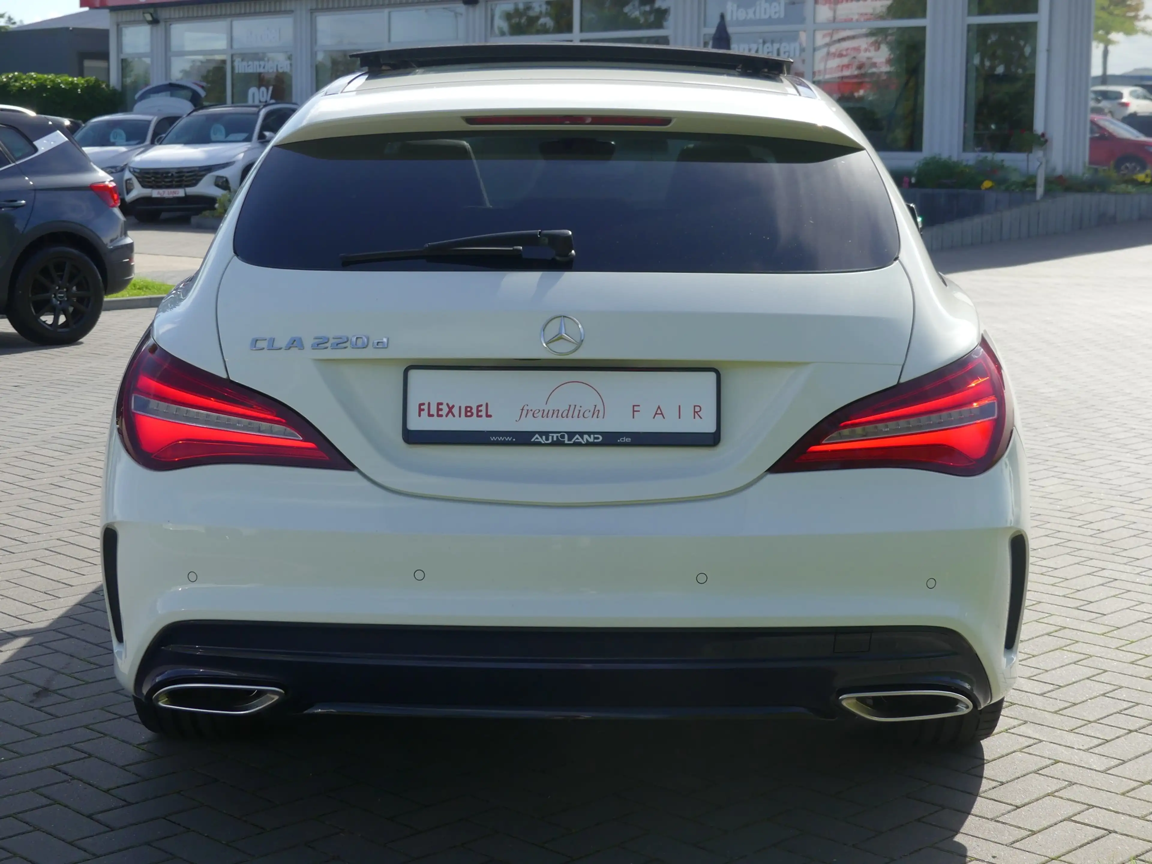 Mercedes-Benz CLA 220 CDI AMG Line LED Navi Tempomat Teilleder — photo 4