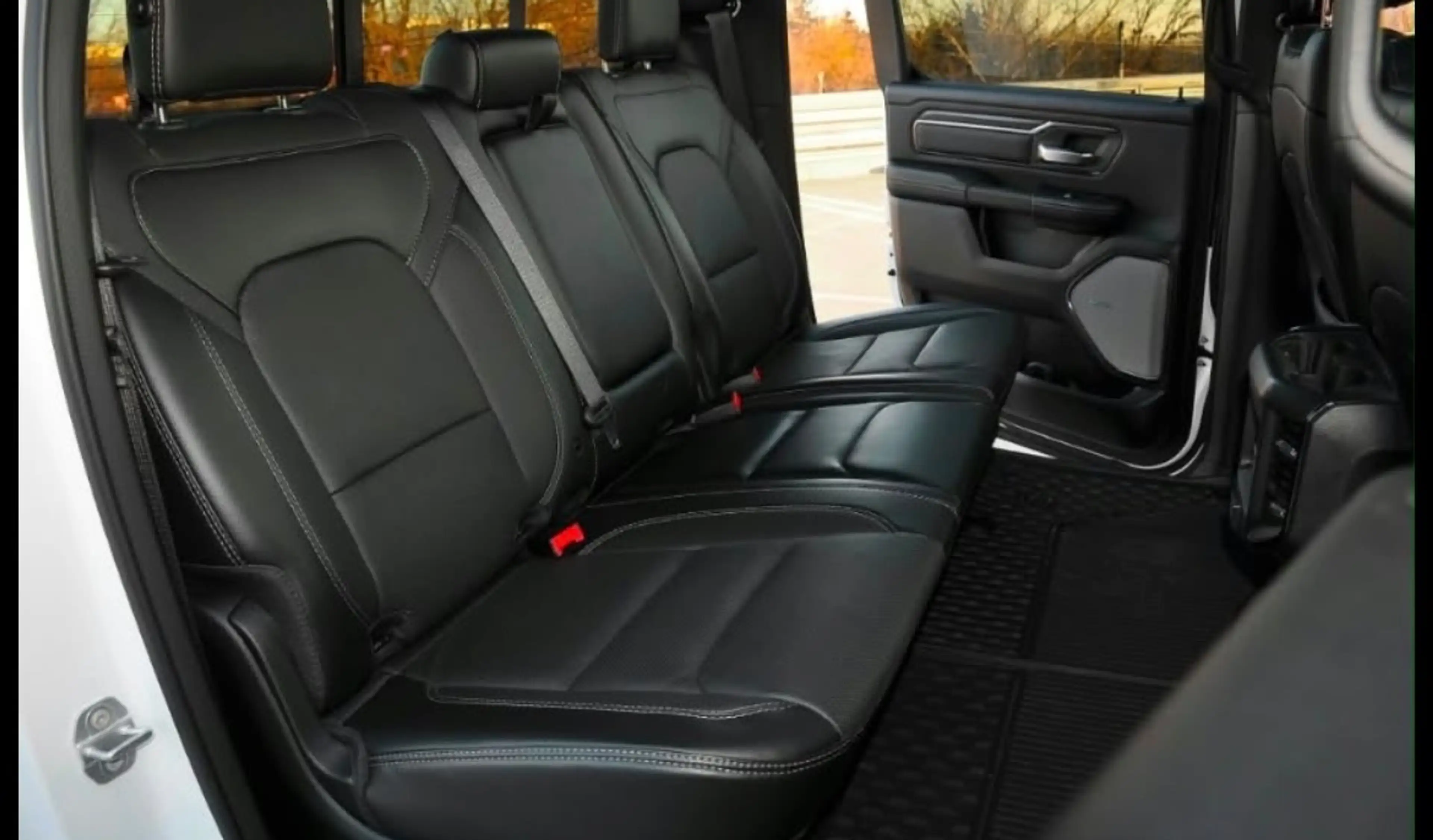 Dodge RAM Rebel 1500 4x4 — photo 8