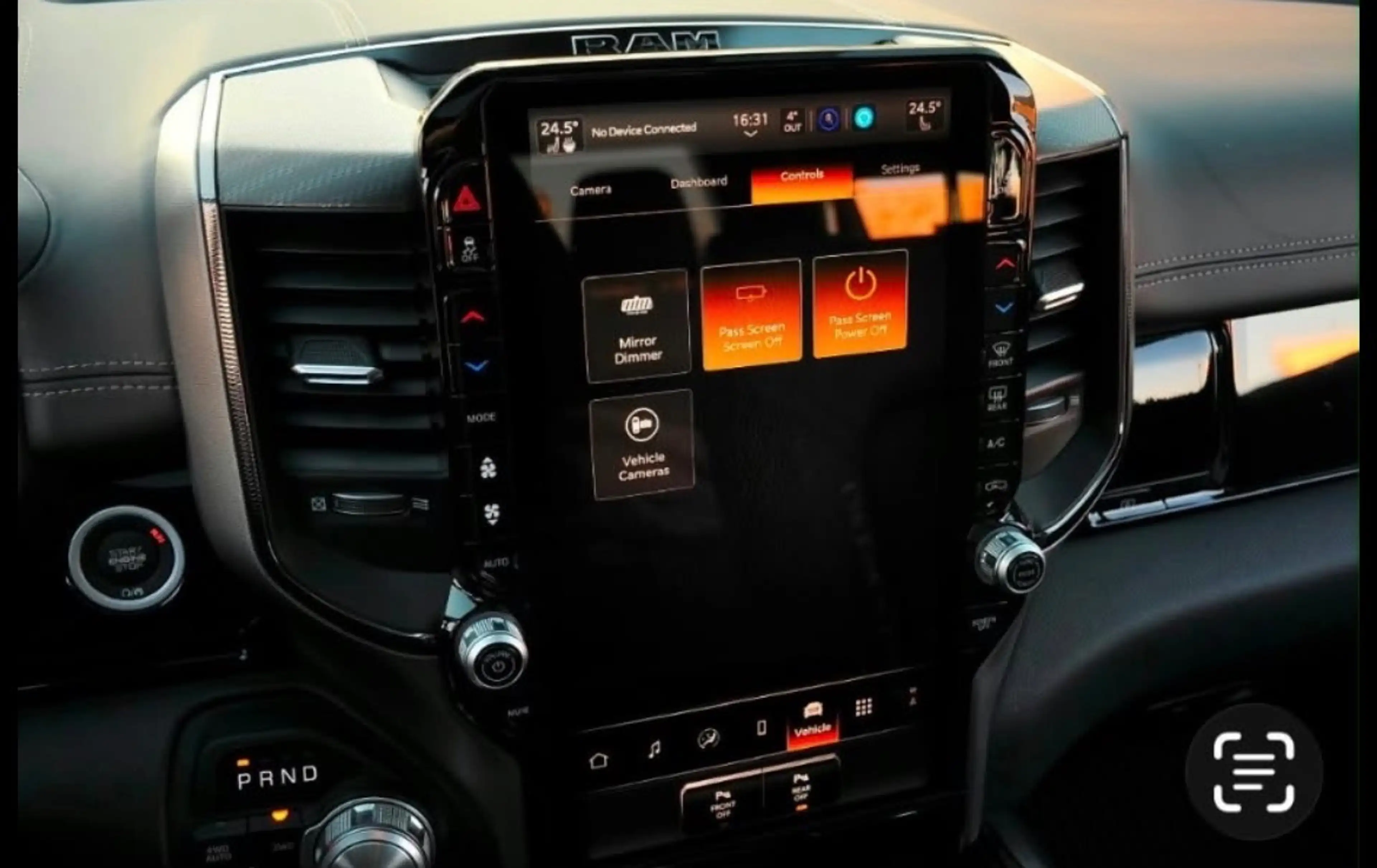 Dodge RAM Rebel 1500 4x4 — photo 11