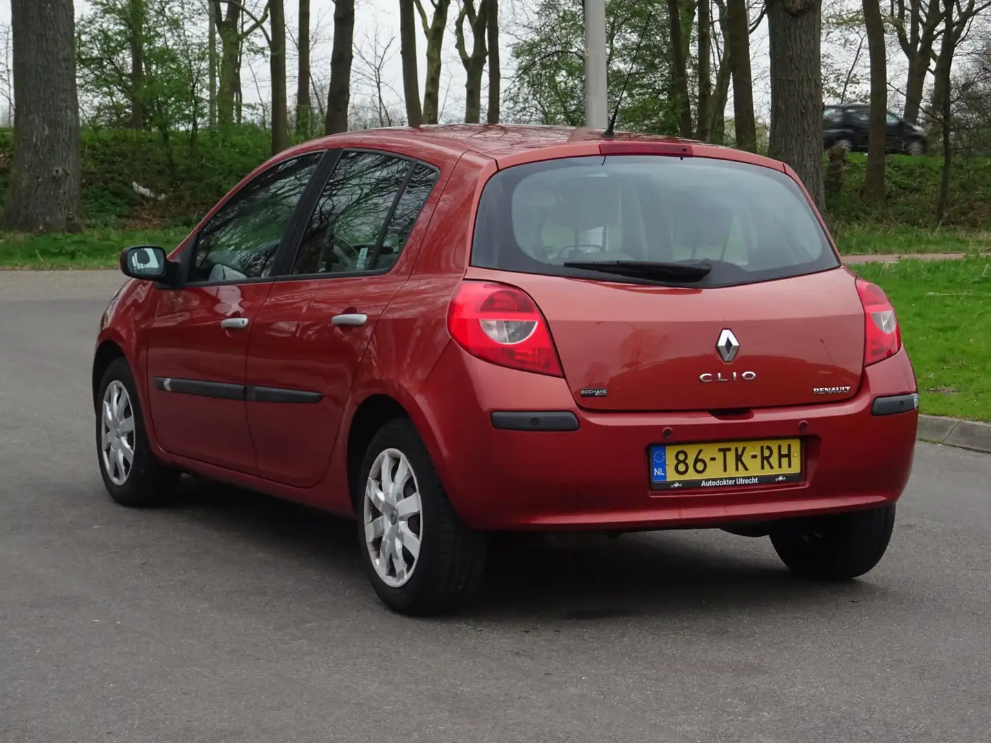 Renault Clio 1.6-16V Exception 5DRS NAP/CLIMA/CRUISE/PDC/APK Rood - 2