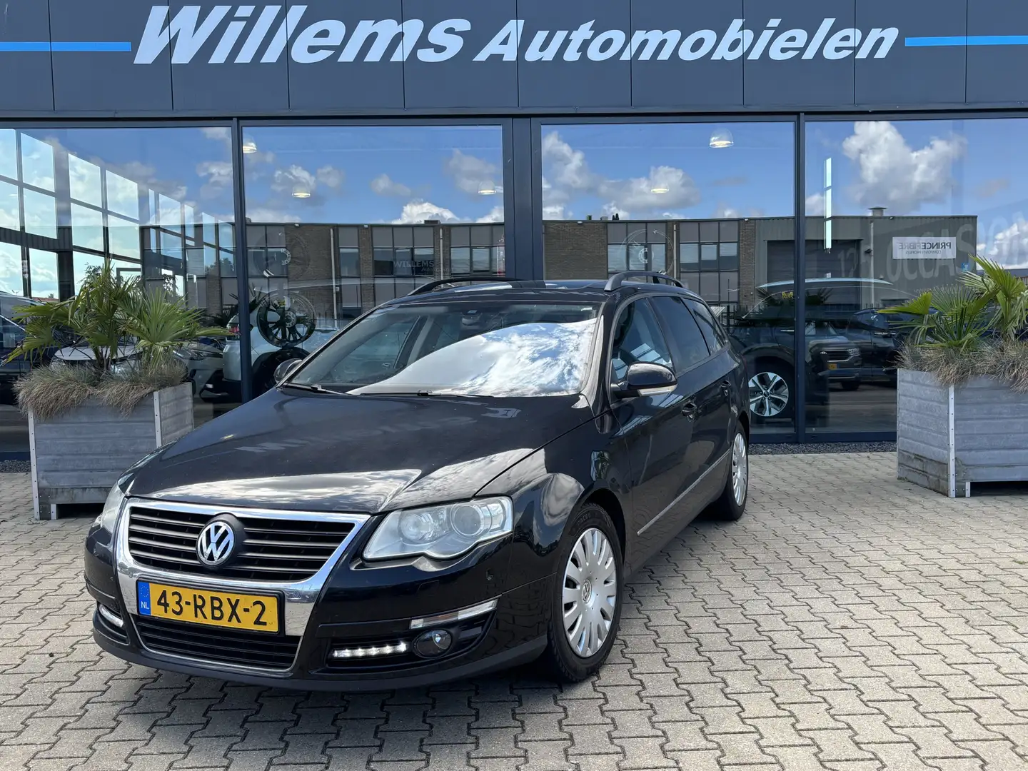 Volkswagen Passat Variant 2.0 TDI Trendline trekhaak, Schuifdak , Zwart - 1