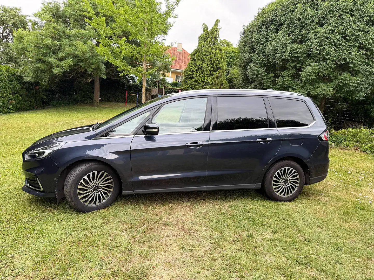 Ford Galaxy Galaxy 2,0 EcoBlue SCR Titanium Aut. Titanium Blau - 2