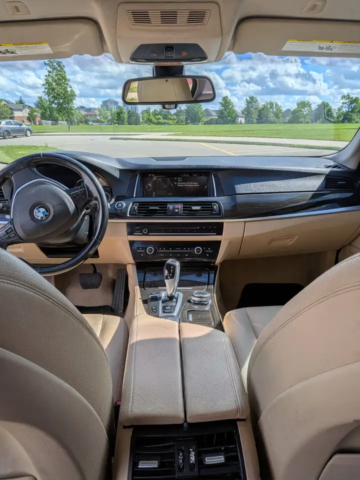 BMW 5 Series снимка BMW 5 Series