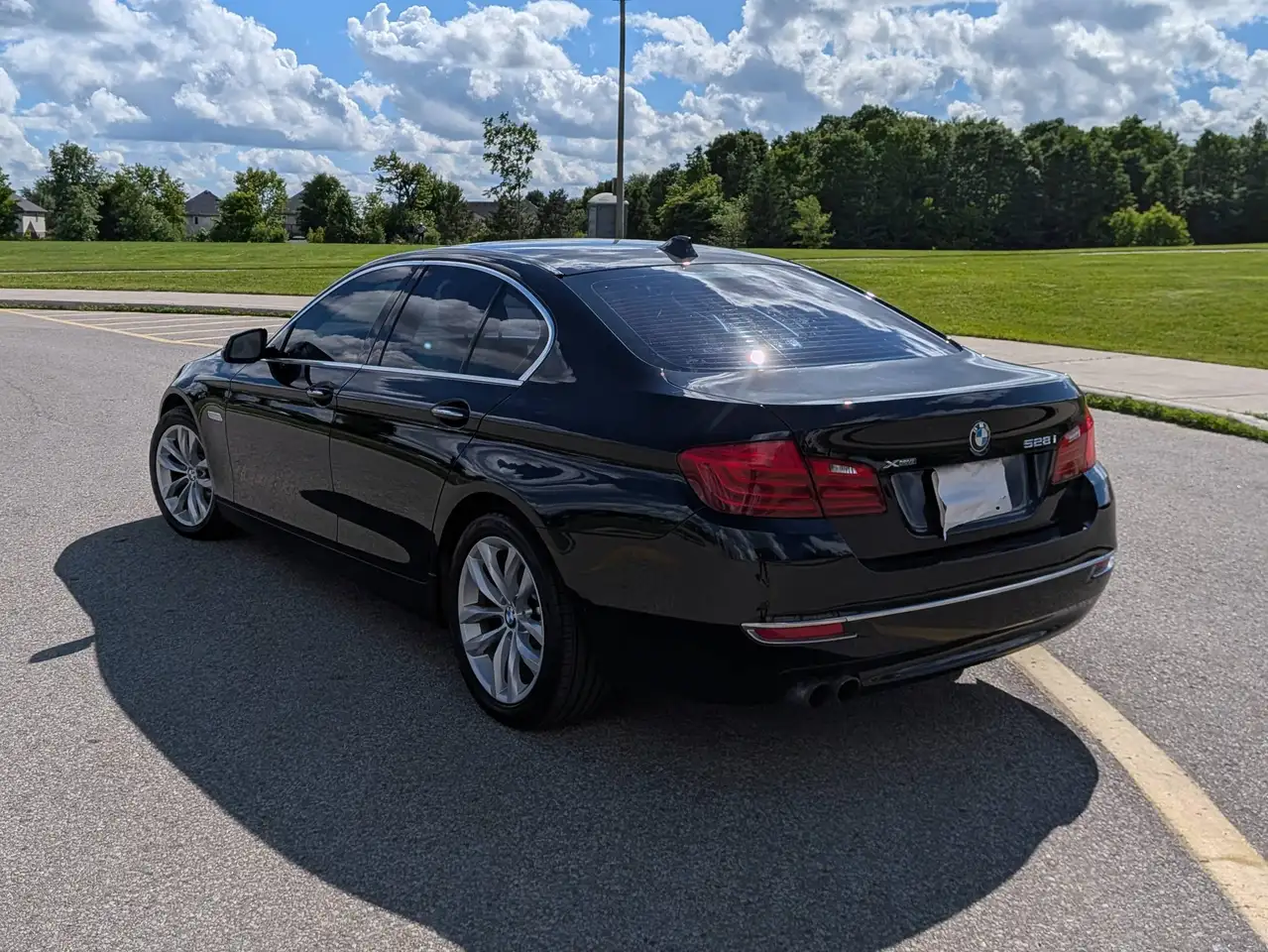 BMW 5 Series снимка BMW 5 Series
