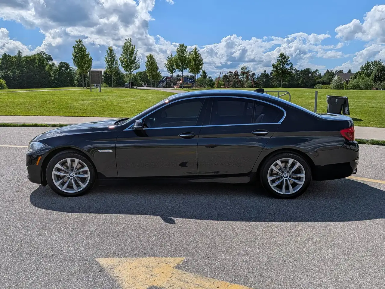 BMW 5 Series снимка BMW 5 Series