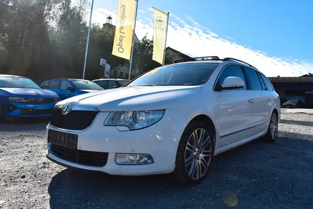 Skoda Superb 3.6 V6 DSG 4x4 Elegance Combi