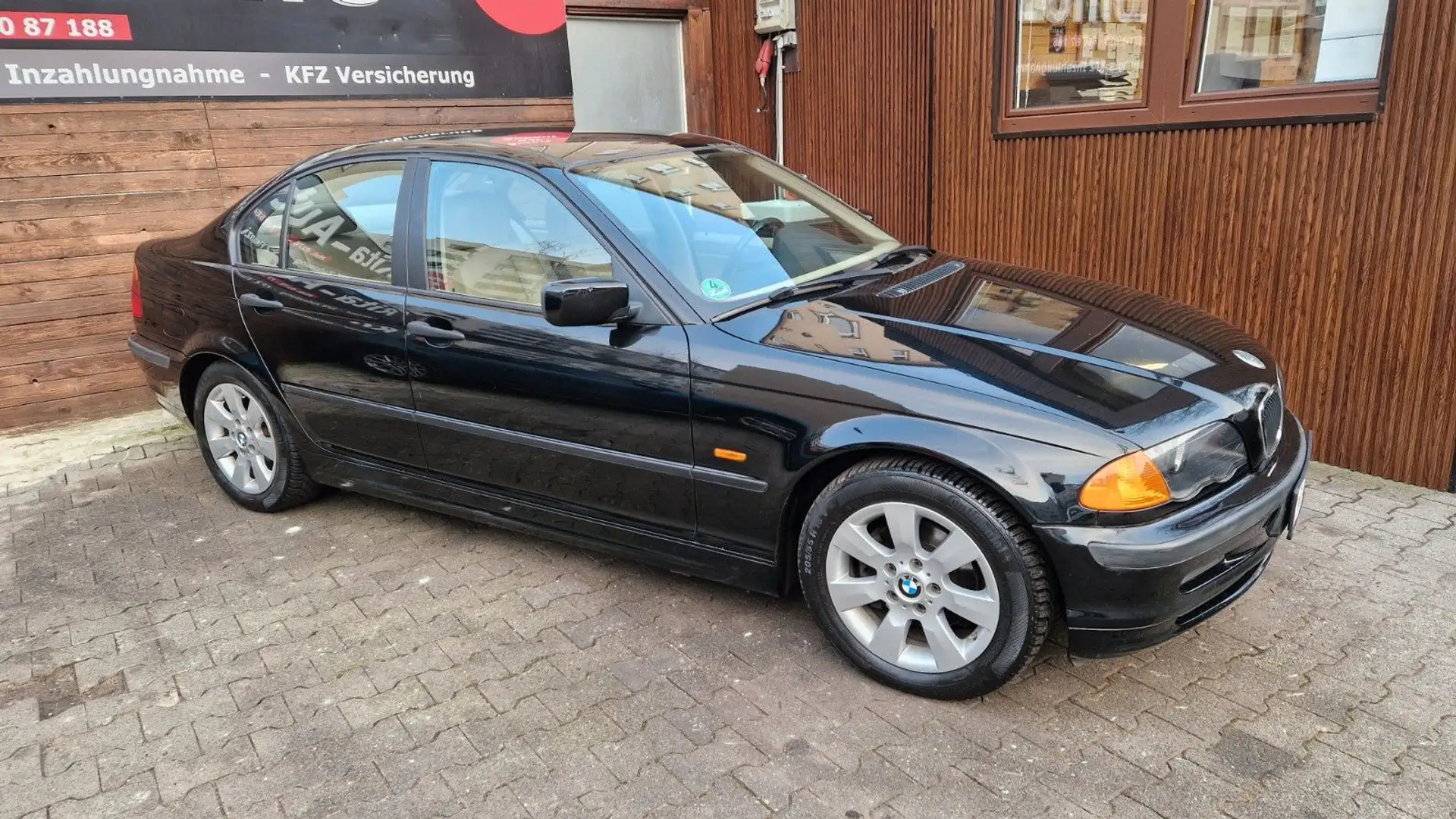 BMW 318 i Automatik, Volleder, SHZ, 1 Hand Schwarz - 2