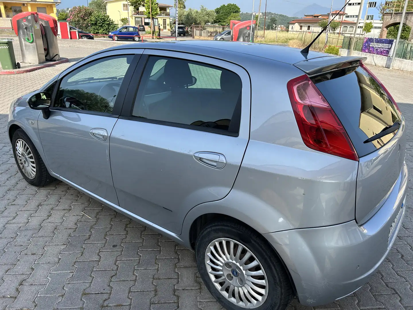 Fiat Grande Punto 5p 1.3 mjt 16v Emotion 90cv 6m - 2