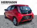 Toyota Aygo 1.0 x-play touch *CAM*LED*LM*KAM Rood - thumbnail 4