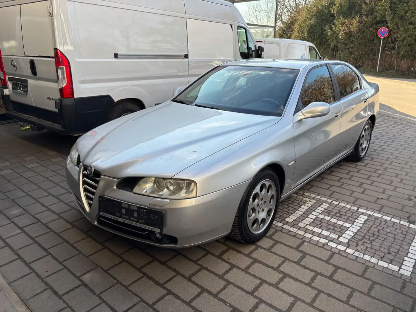 Alfa Romeo 166 2.4 JTD 20V Disti. Sporttronic Silber - 2