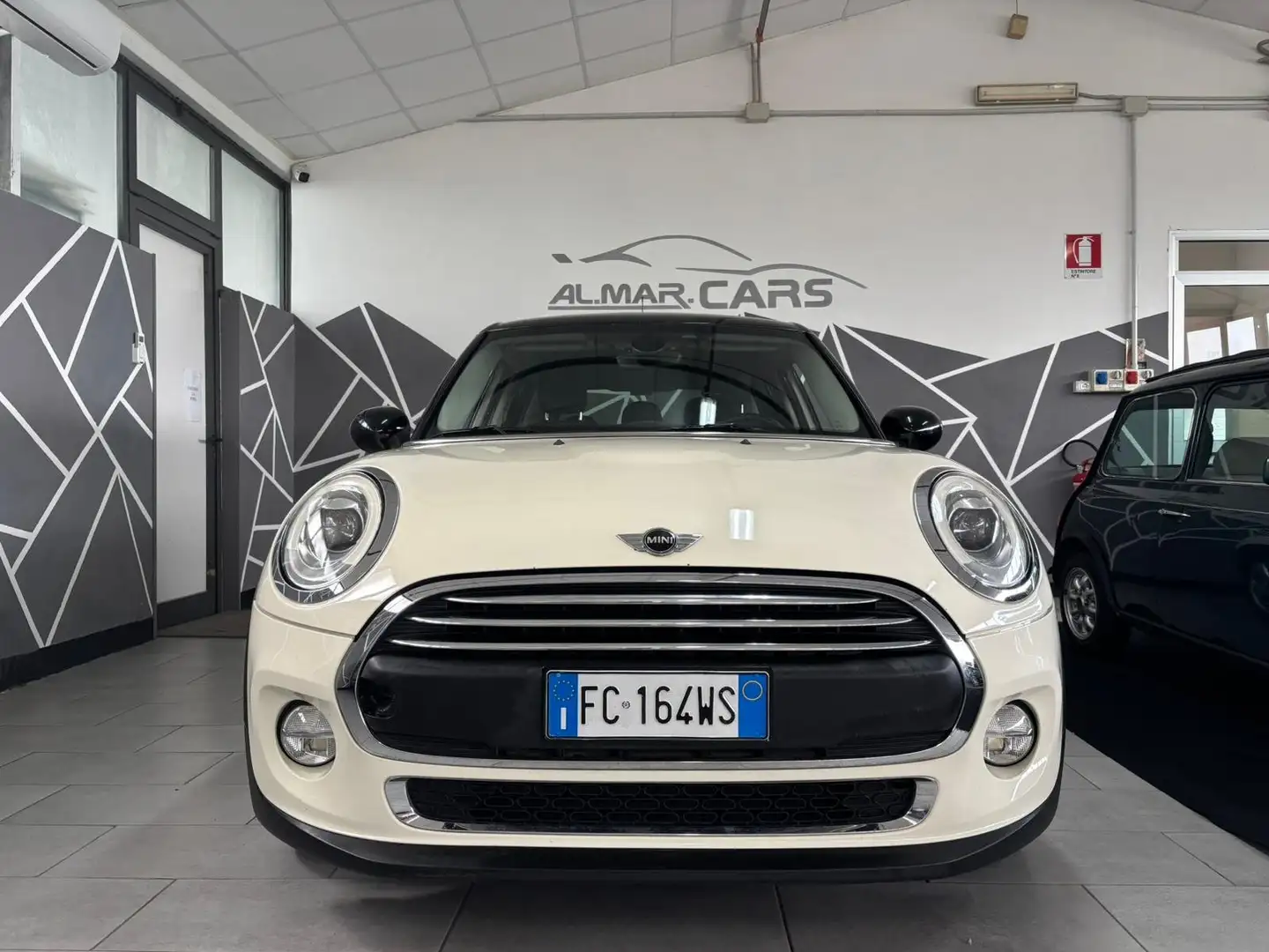MINI One D Mini IV F55-F56 2014 1.5 Business XL 5p - 2