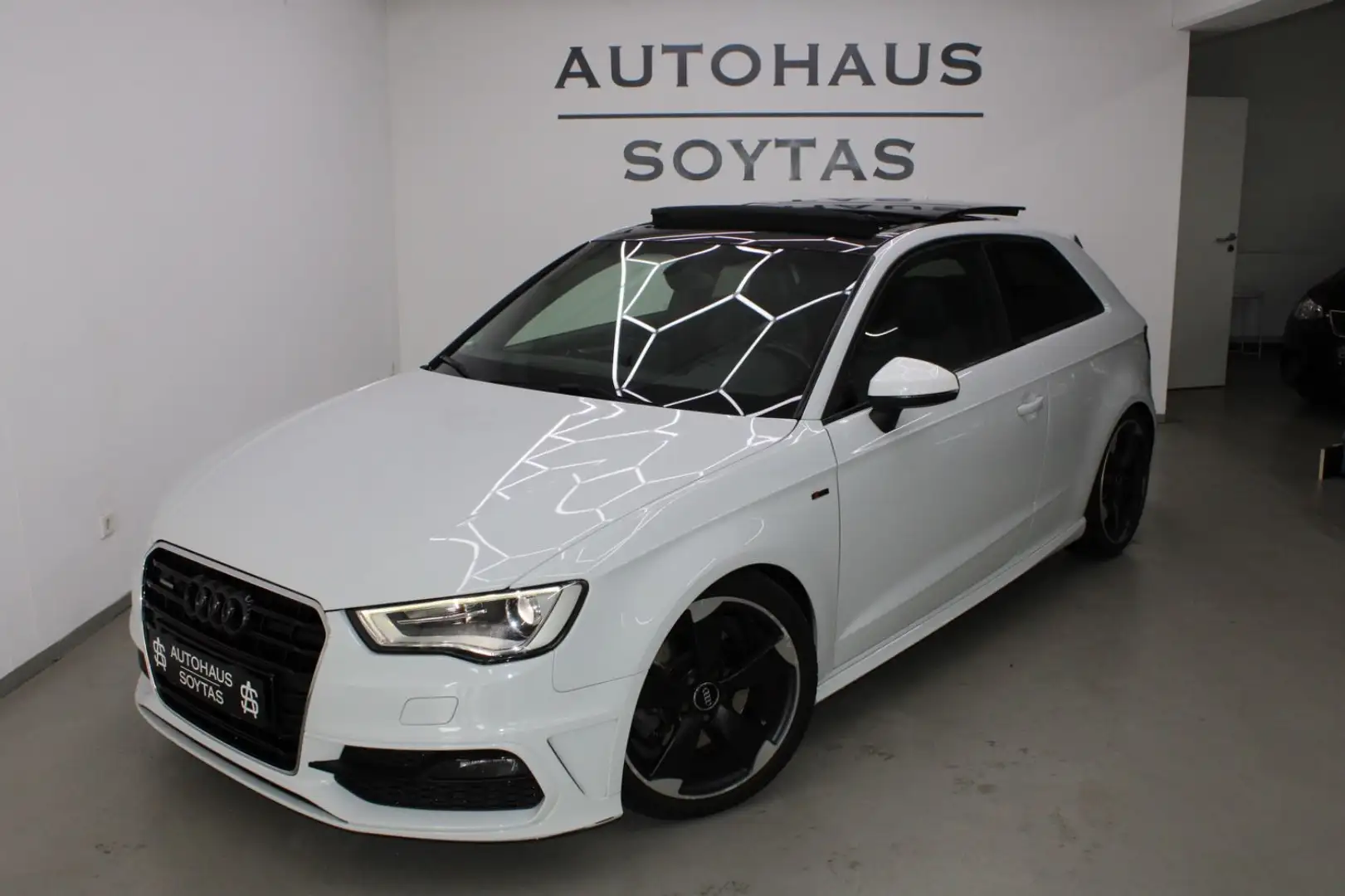 Audi A3 q. *Pano *Schale *Tempomat *Sportpaket *PDC Blanc - 1