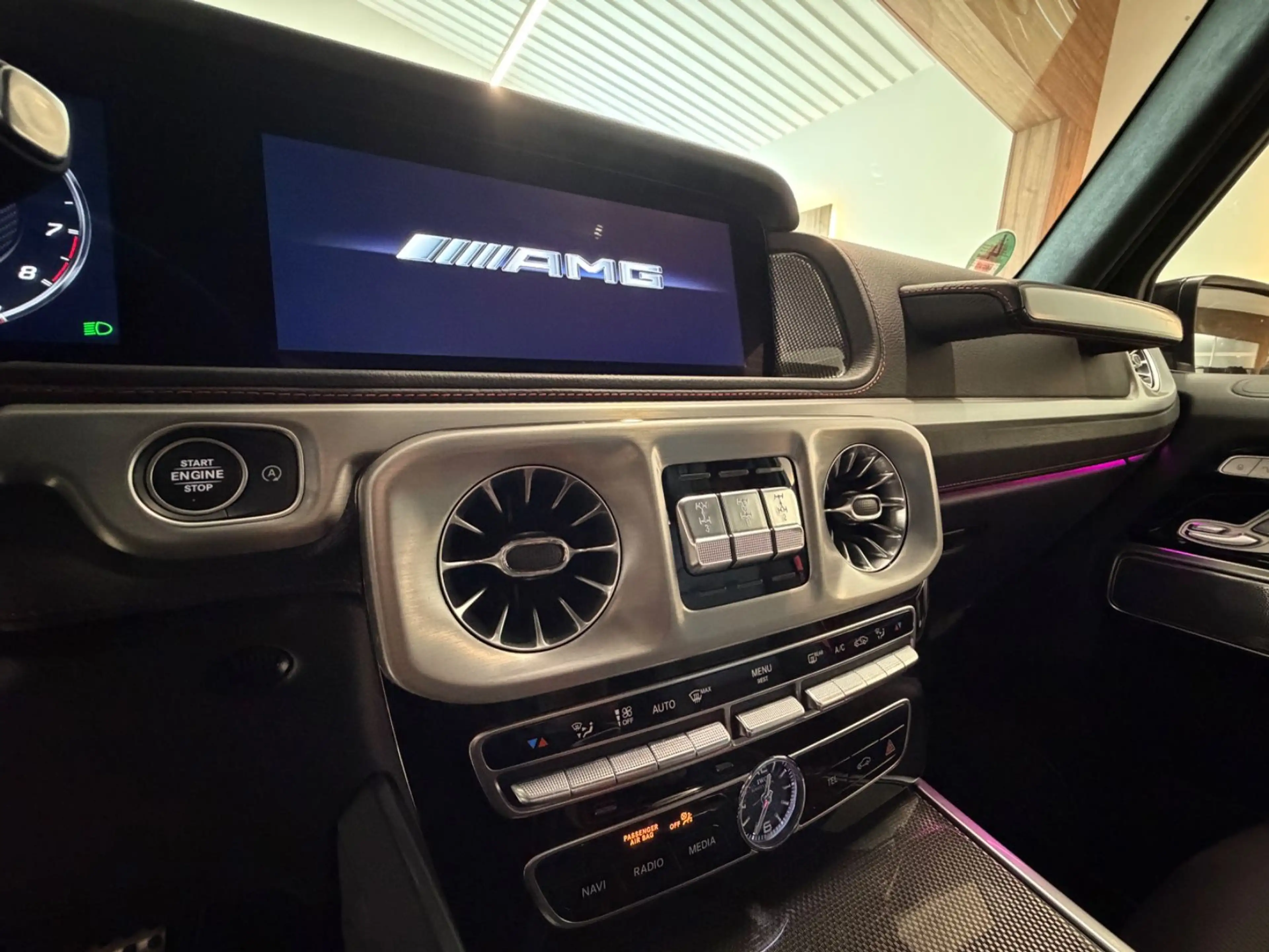 Mercedes-Benz G 63 AMG * Manufaktur Carbon Fond Entertaiment * — photo 14