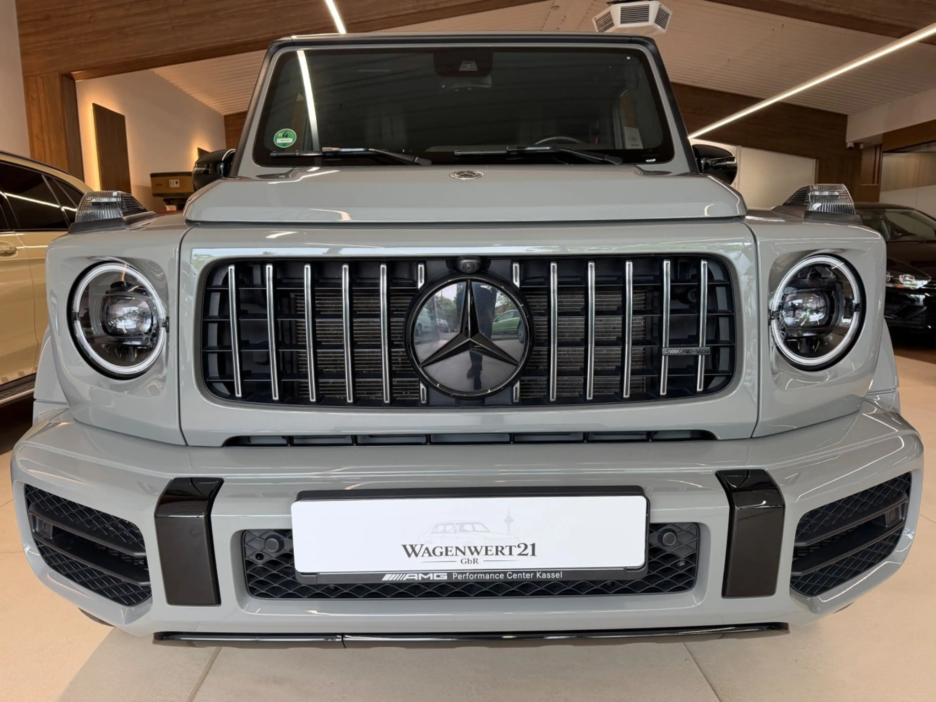 Mercedes-Benz G 63 AMG * Manufaktur Carbon Fond Entertaiment * — photo 4