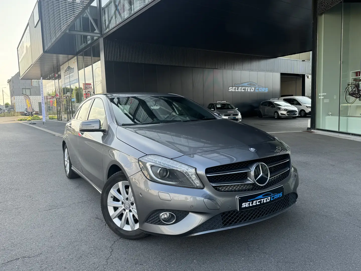 Mercedes-Benz A 180 CDI BlueEFFICIENCY Edition Style Grijs - 2