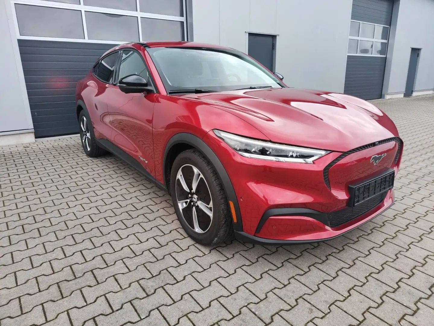 Ford Mustang Mach-E RWD Technologiepaket 2 Rouge - 1