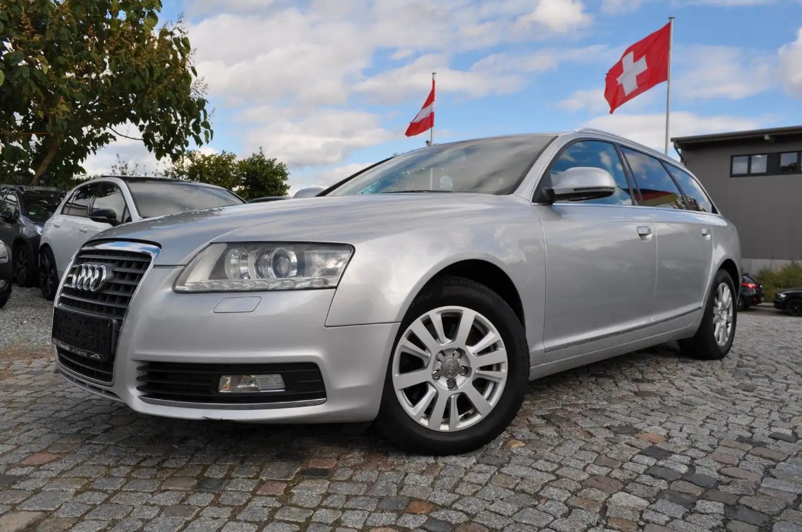 Audi A6 Avant 2.7 TDI/TÜV/AU NEU/S-HEFT/Bi-XENON/NAVI srebrna - 1