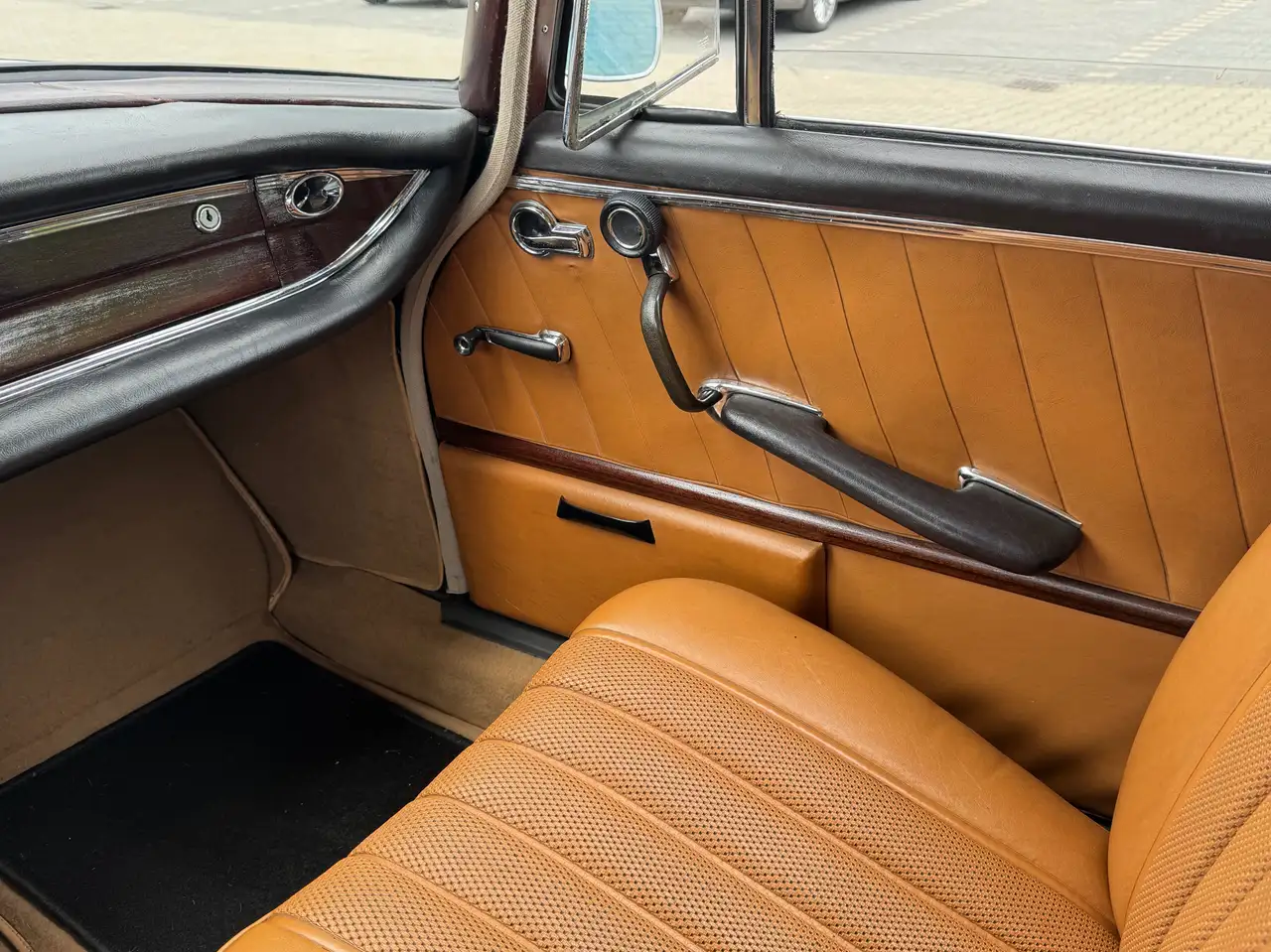 Mercedes-Benz 220 SEB W111, foto 10
