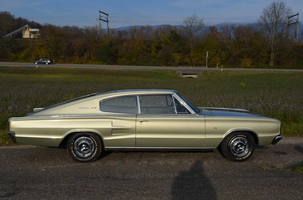 Dodge Charger V8 Fastback, foto 11