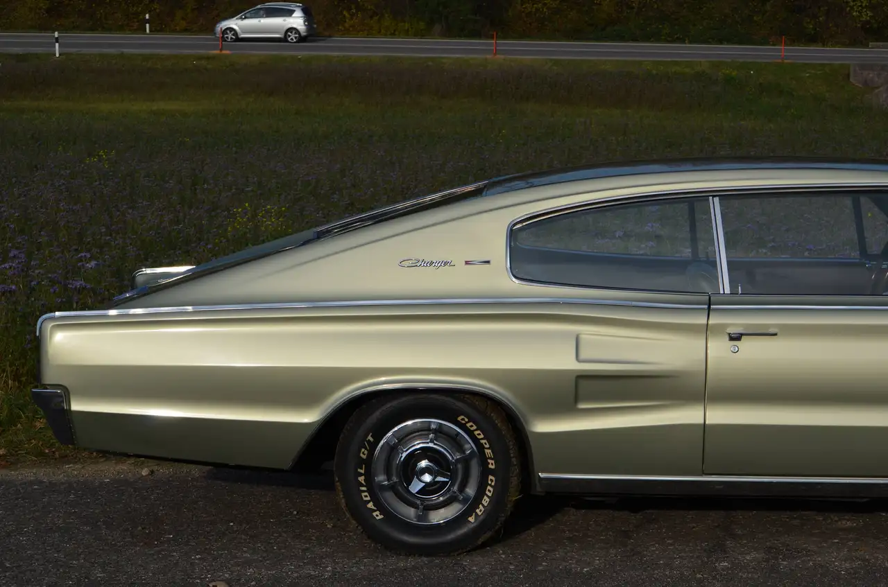Dodge Charger V8 Fastback, foto 5