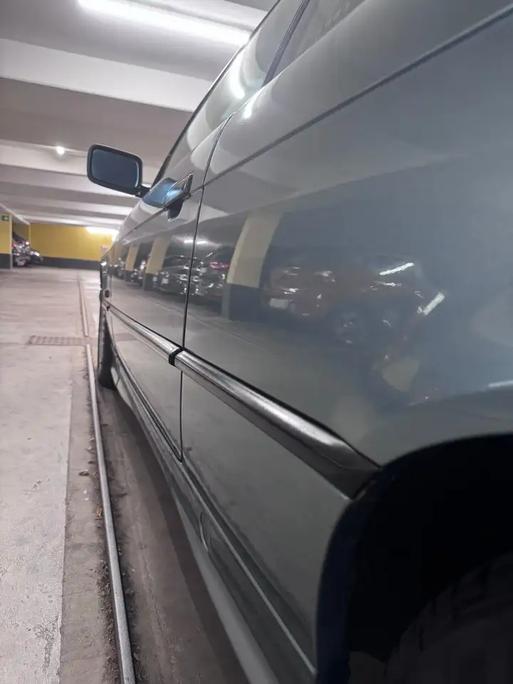 BMW 320i, foto 8