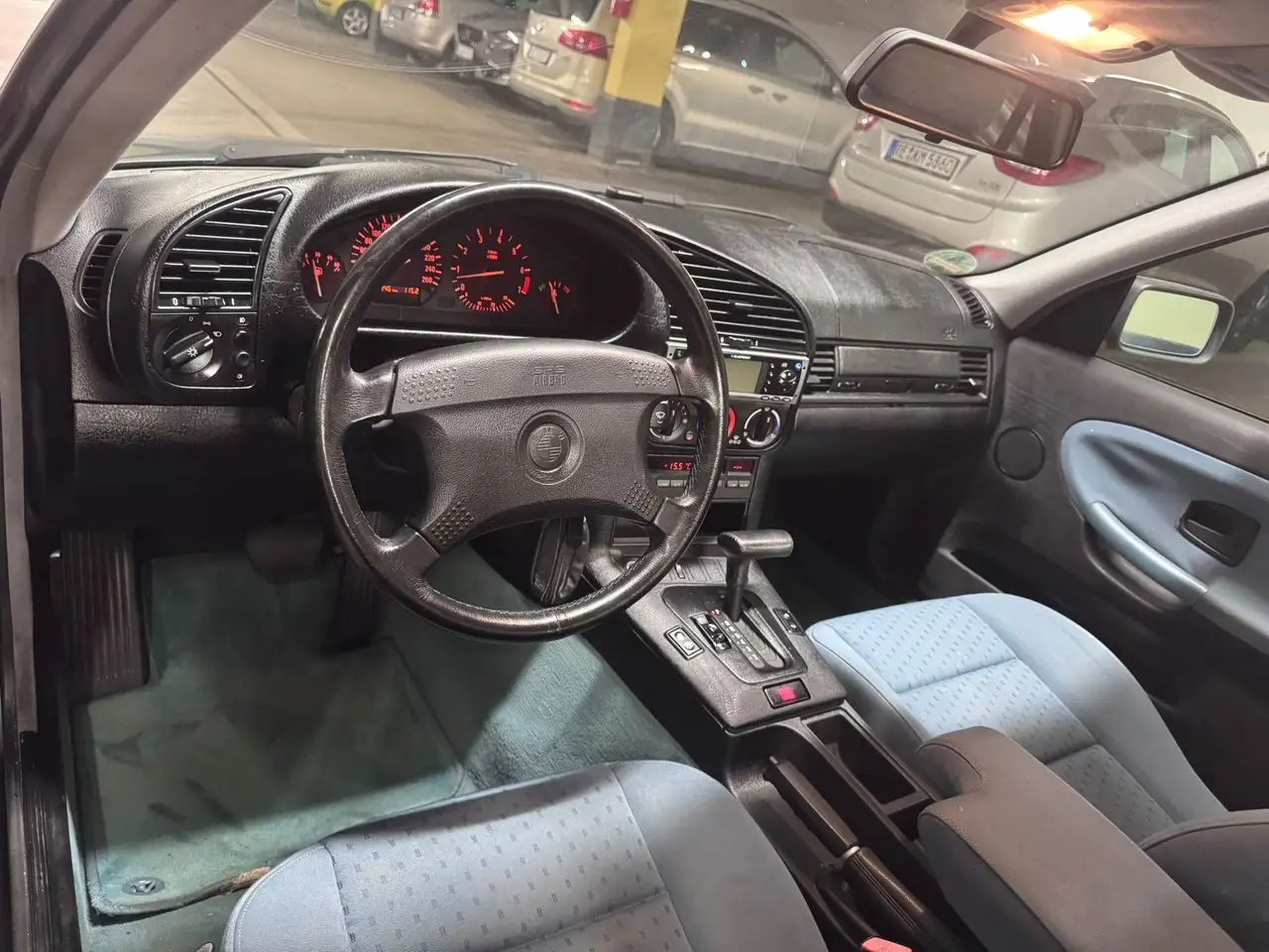 BMW 320i, foto 12