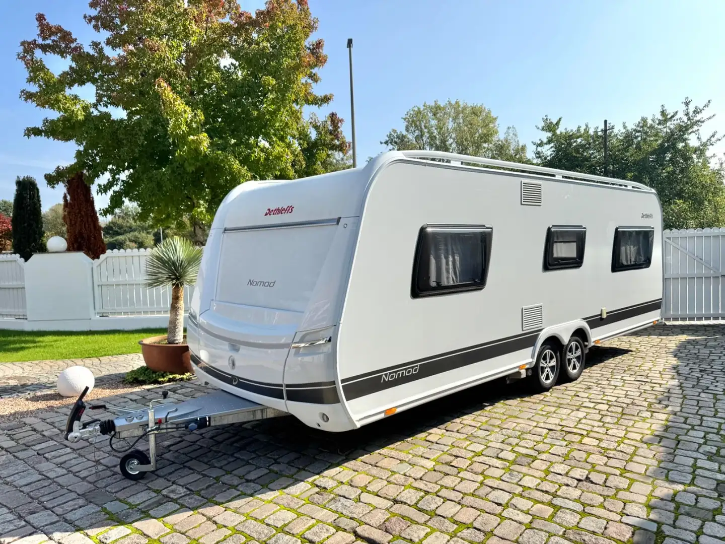 Dethleffs Nomad 650 ER/Einzelbetten/MoverXT/TV/LED/Truma/ Weiß - 1