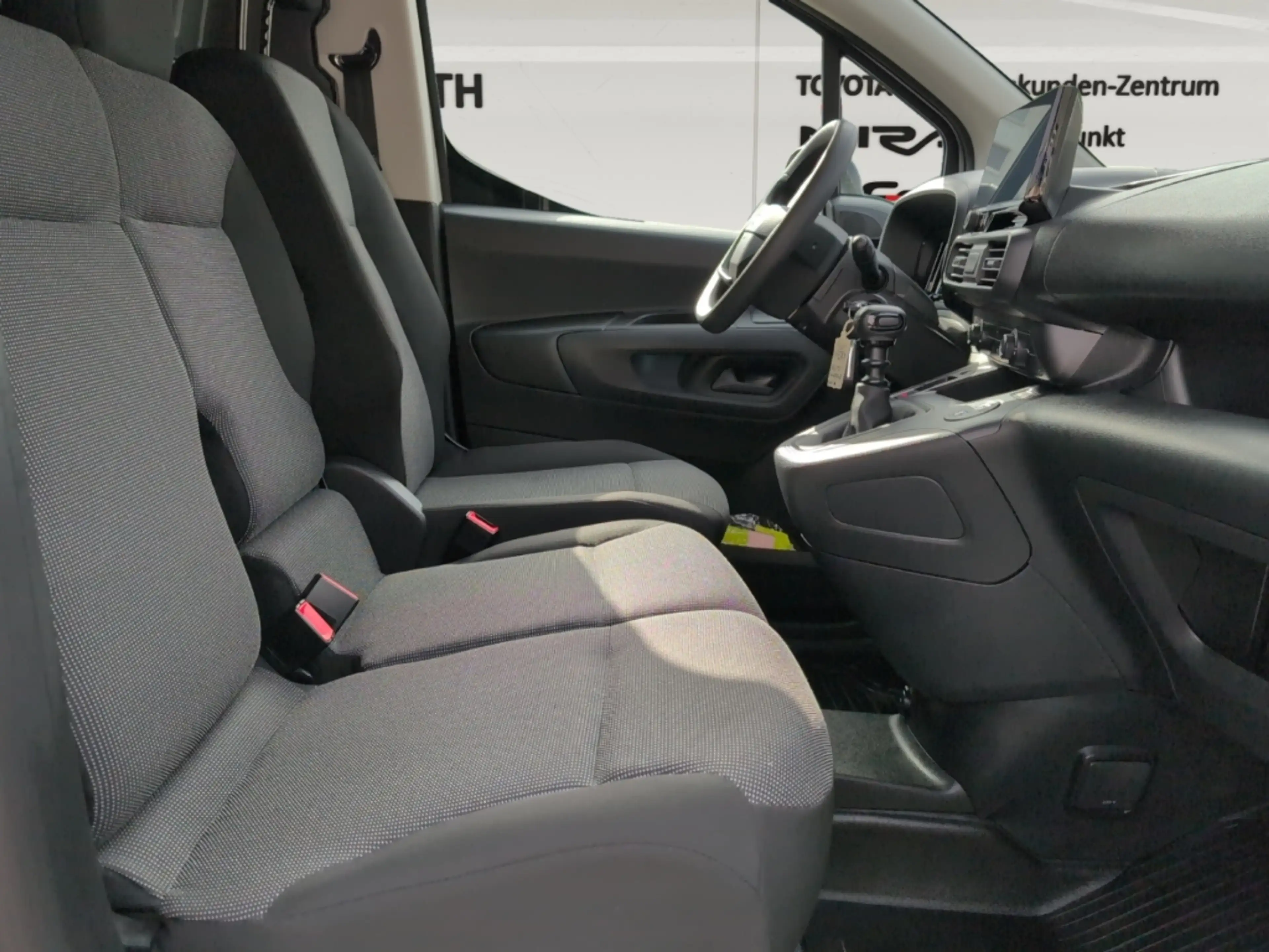 Toyota Proace City 1.5 L1 Meister Navi LED Apple CarPlay Android Auto — photo 9