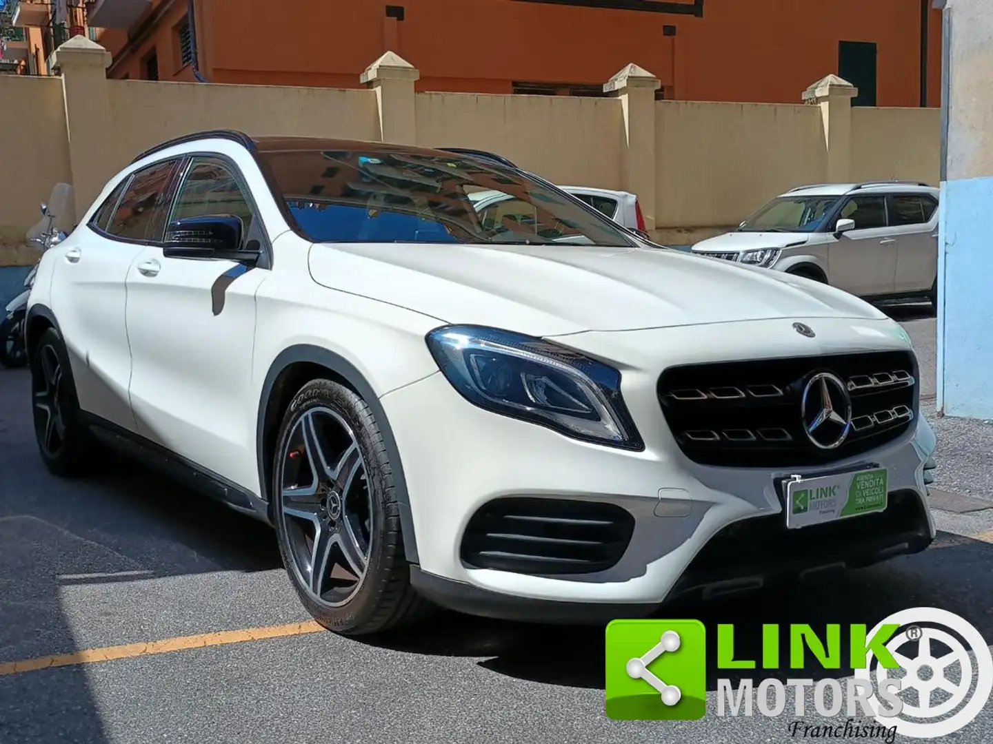 Mercedes-Benz GLA 200 d Automatic 4Matic Premium Wit - 2