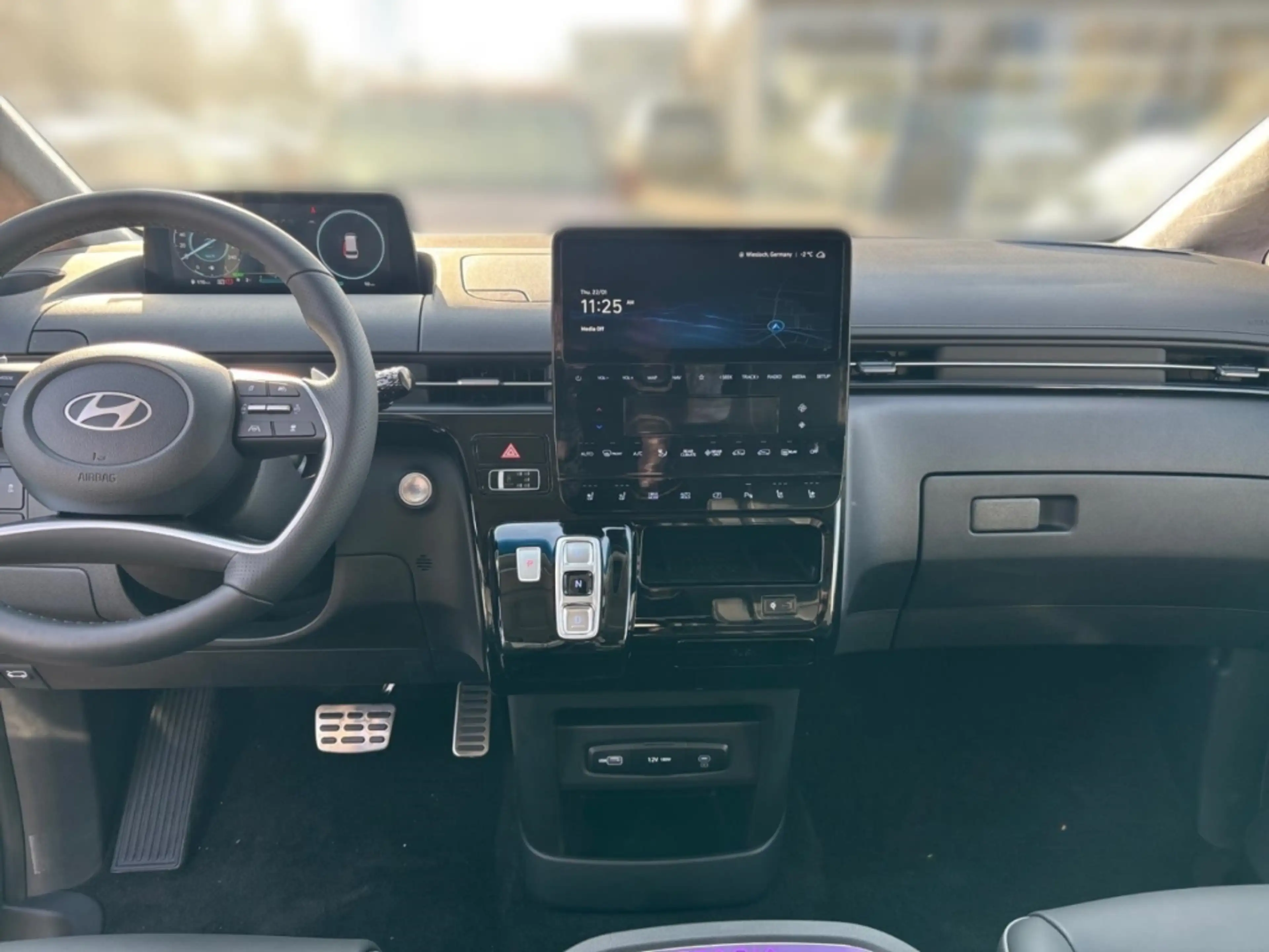 Hyundai STARIA 1.6T-GDi HEV A/T Signature+7Sitzer+ — photo 11