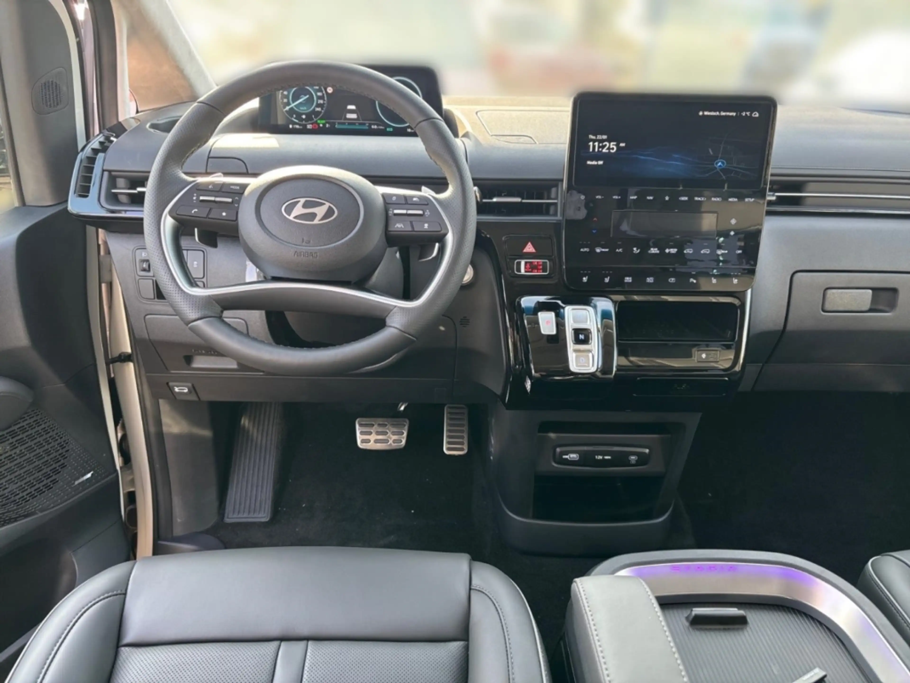 Hyundai STARIA 1.6T-GDi HEV A/T Signature+7Sitzer+ — photo 10