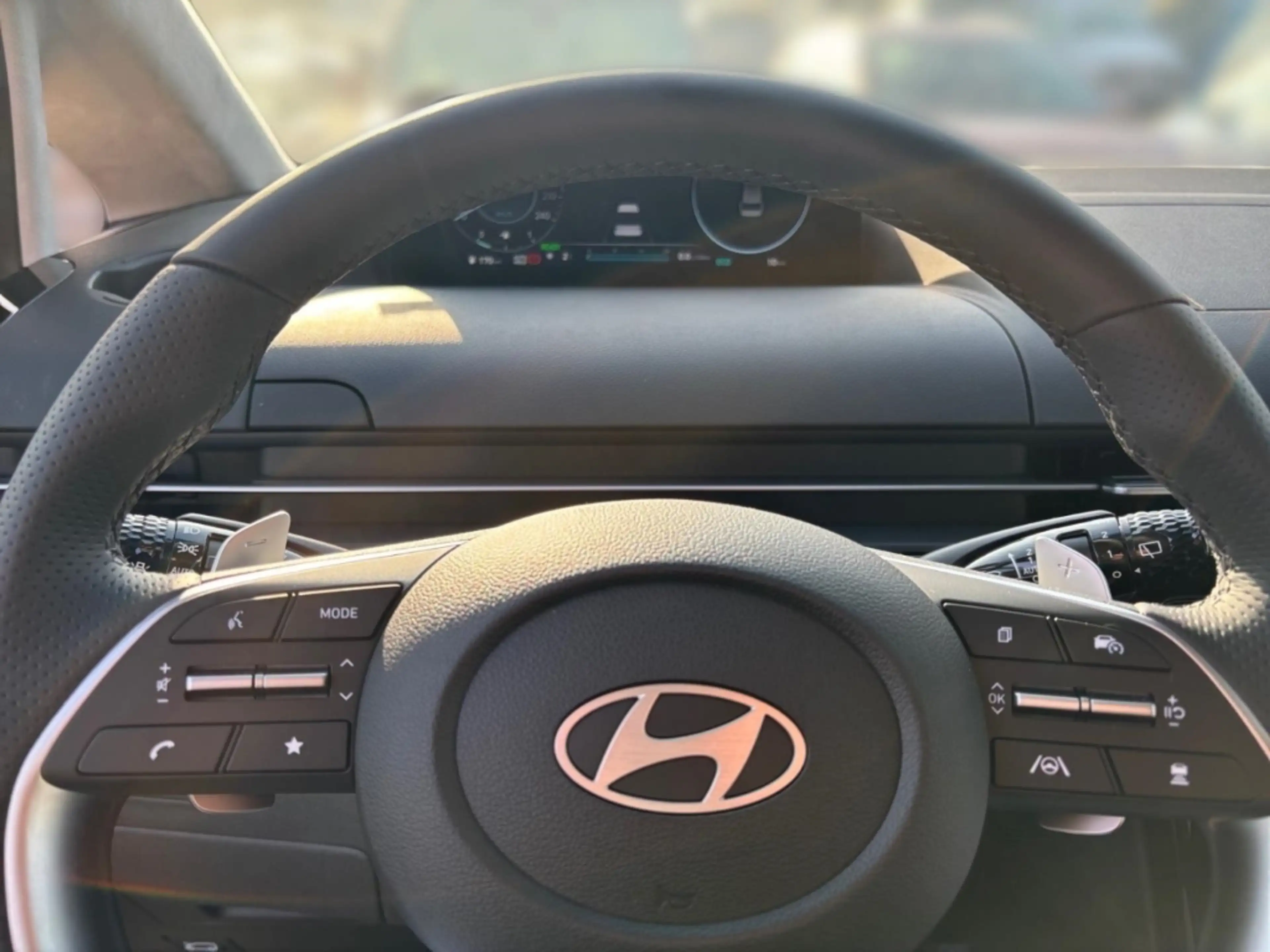 Hyundai STARIA 1.6T-GDi HEV A/T Signature+7Sitzer+ — photo 8