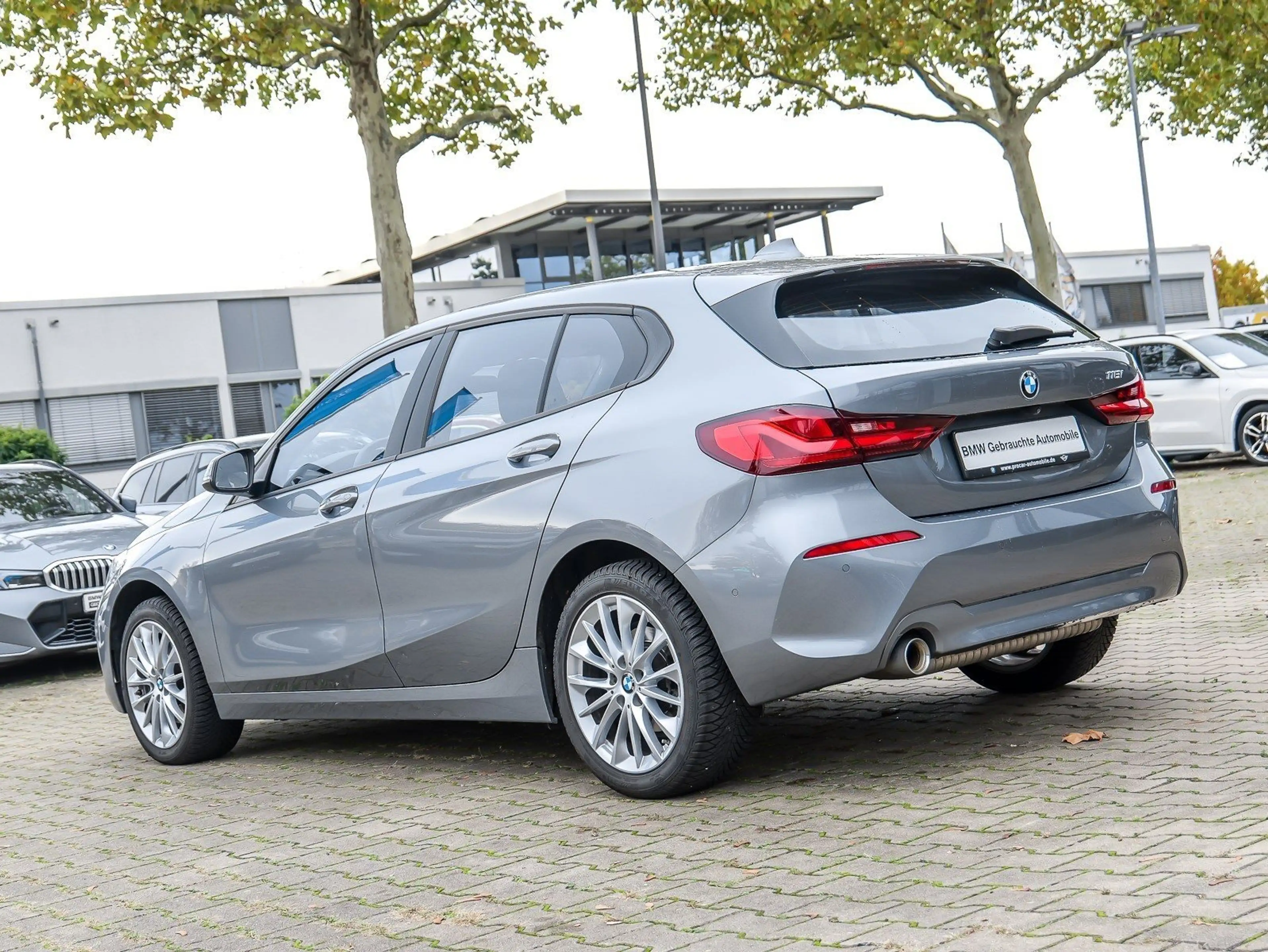 BMW 118 i Advantage Automatik Navi LED PA DA — photo 7