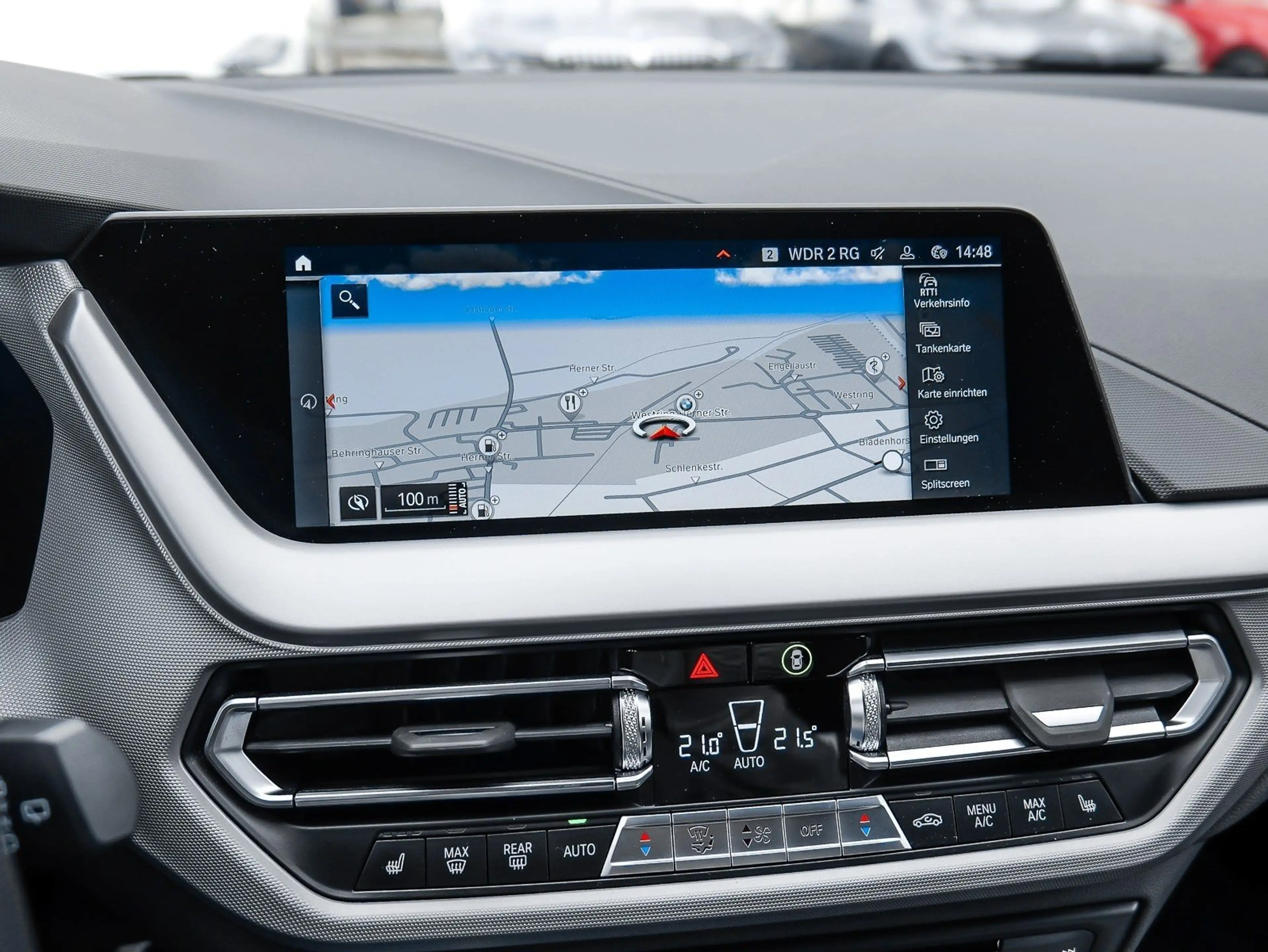 BMW 118 i Advantage Automatik Navi LED PA DA — photo 12