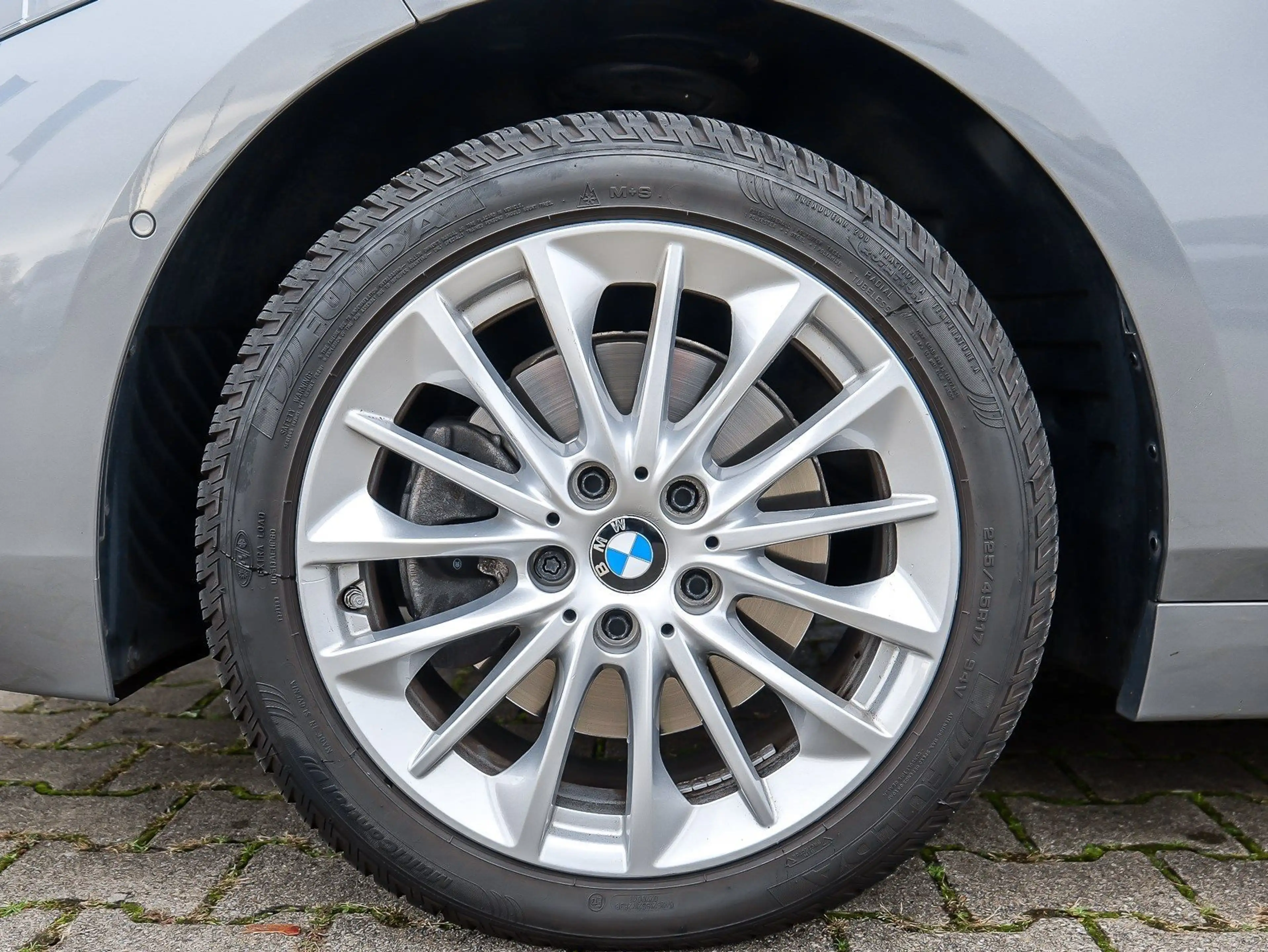 BMW 118 i Advantage Automatik Navi LED PA DA — photo 4