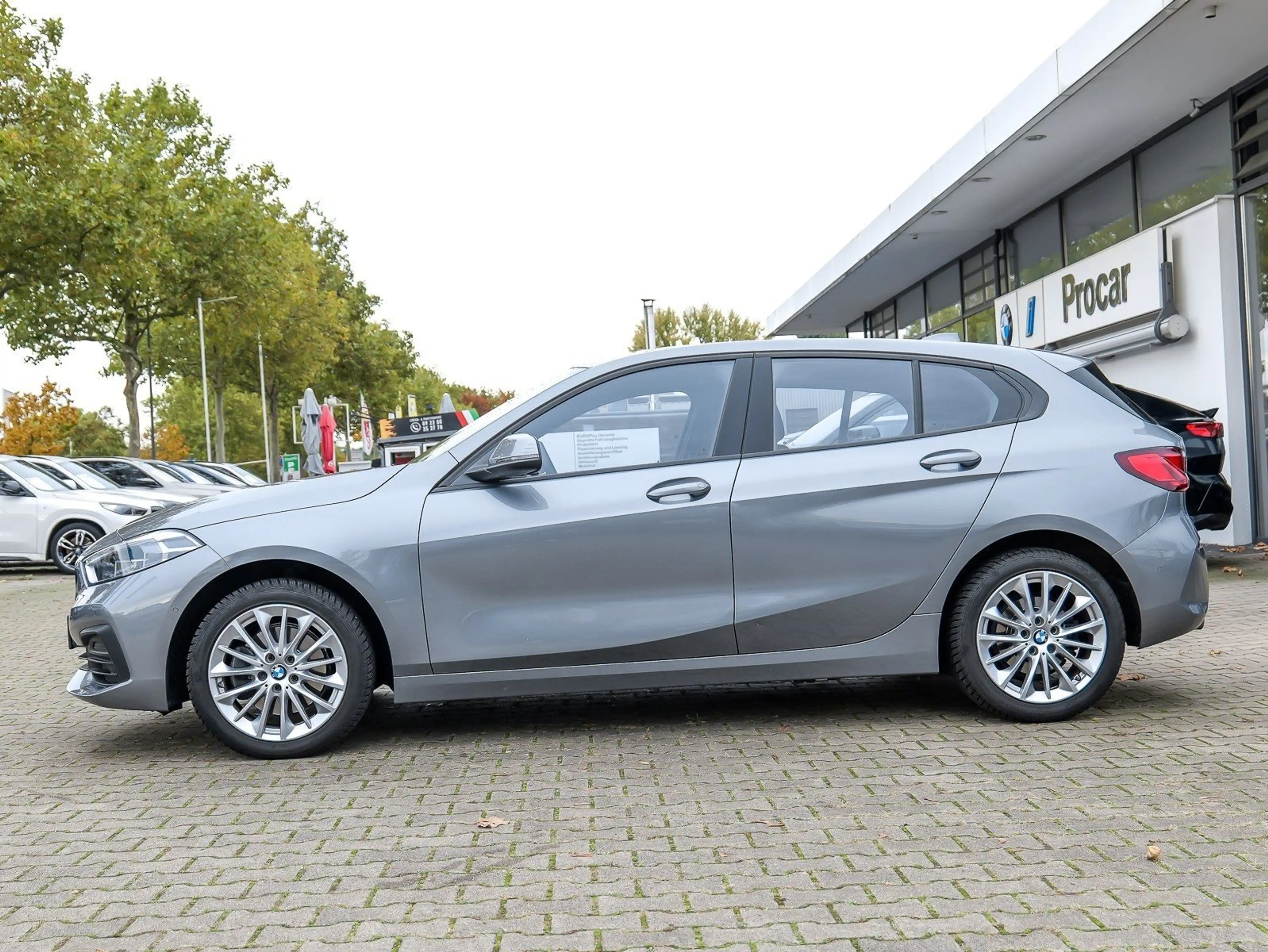 BMW 118 i Advantage Automatik Navi LED PA DA — photo 9