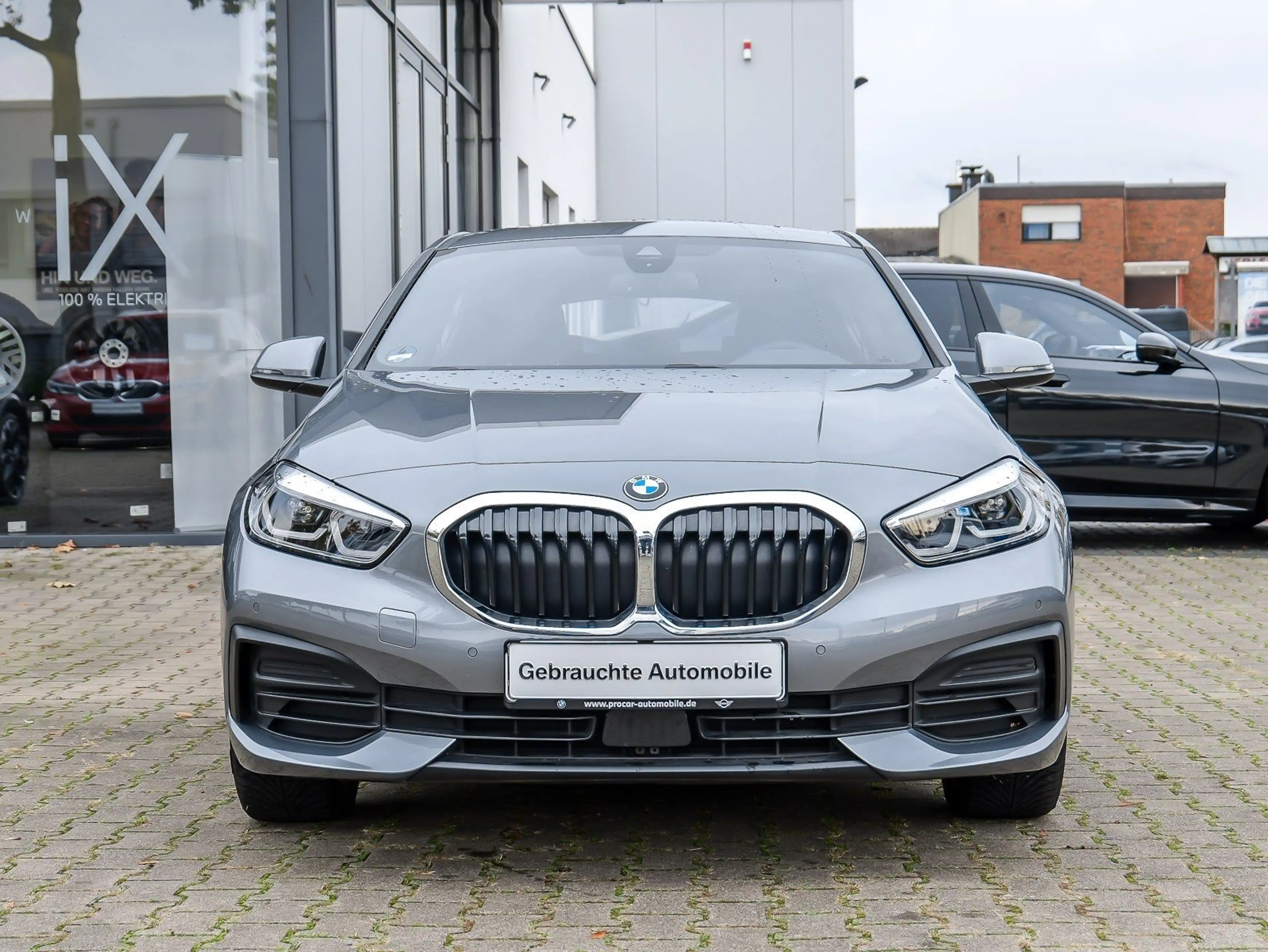BMW 118 i Advantage Automatik Navi LED PA DA — photo 8