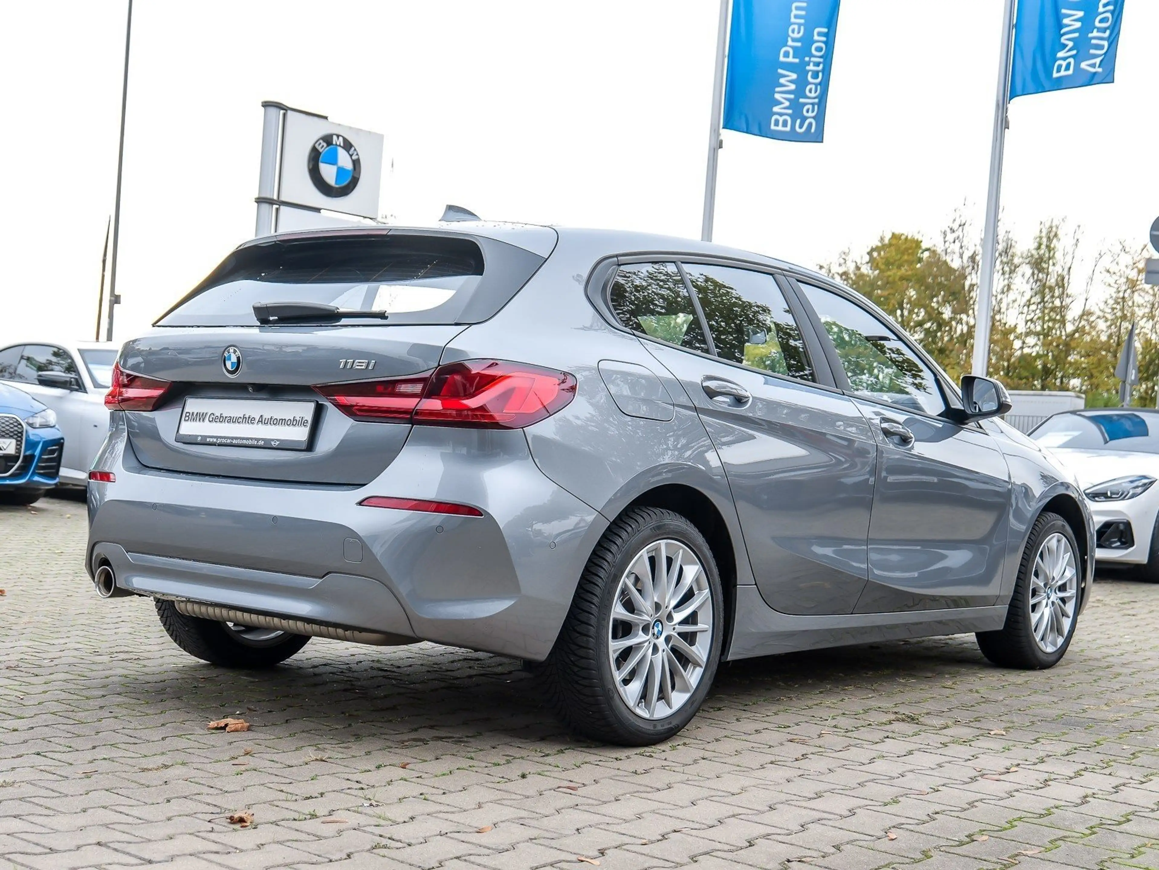 BMW 118 i Advantage Automatik Navi LED PA DA — photo 2