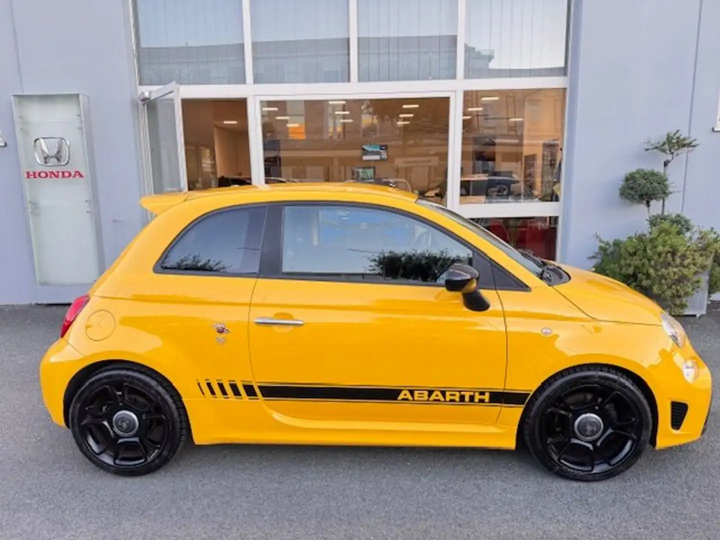 Abarth 595 595 2018 1.4 t-jet Pista 160cv Jaune - 2
