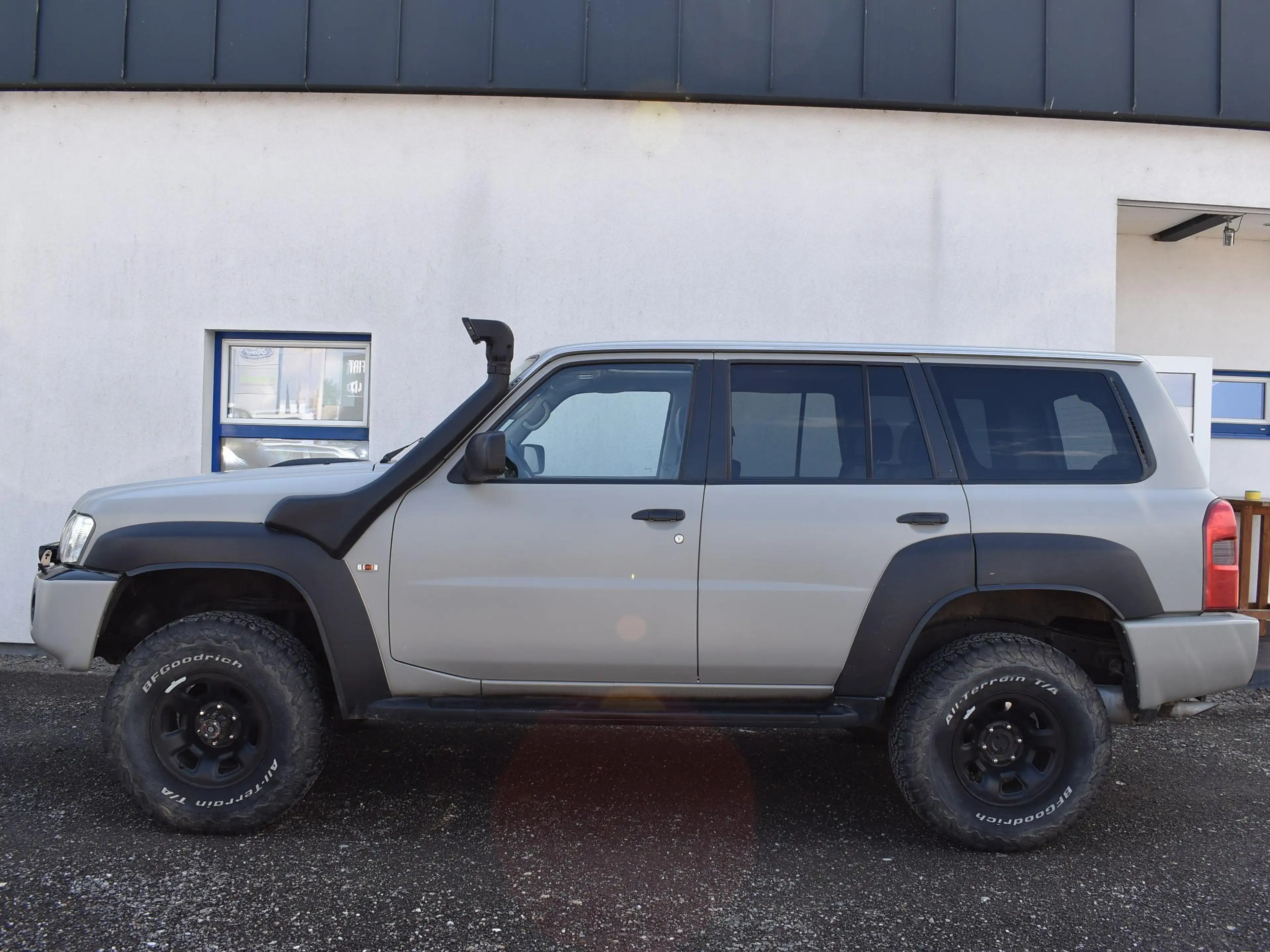 Nissan Patrol AUT. OFF ROAD — photo 3