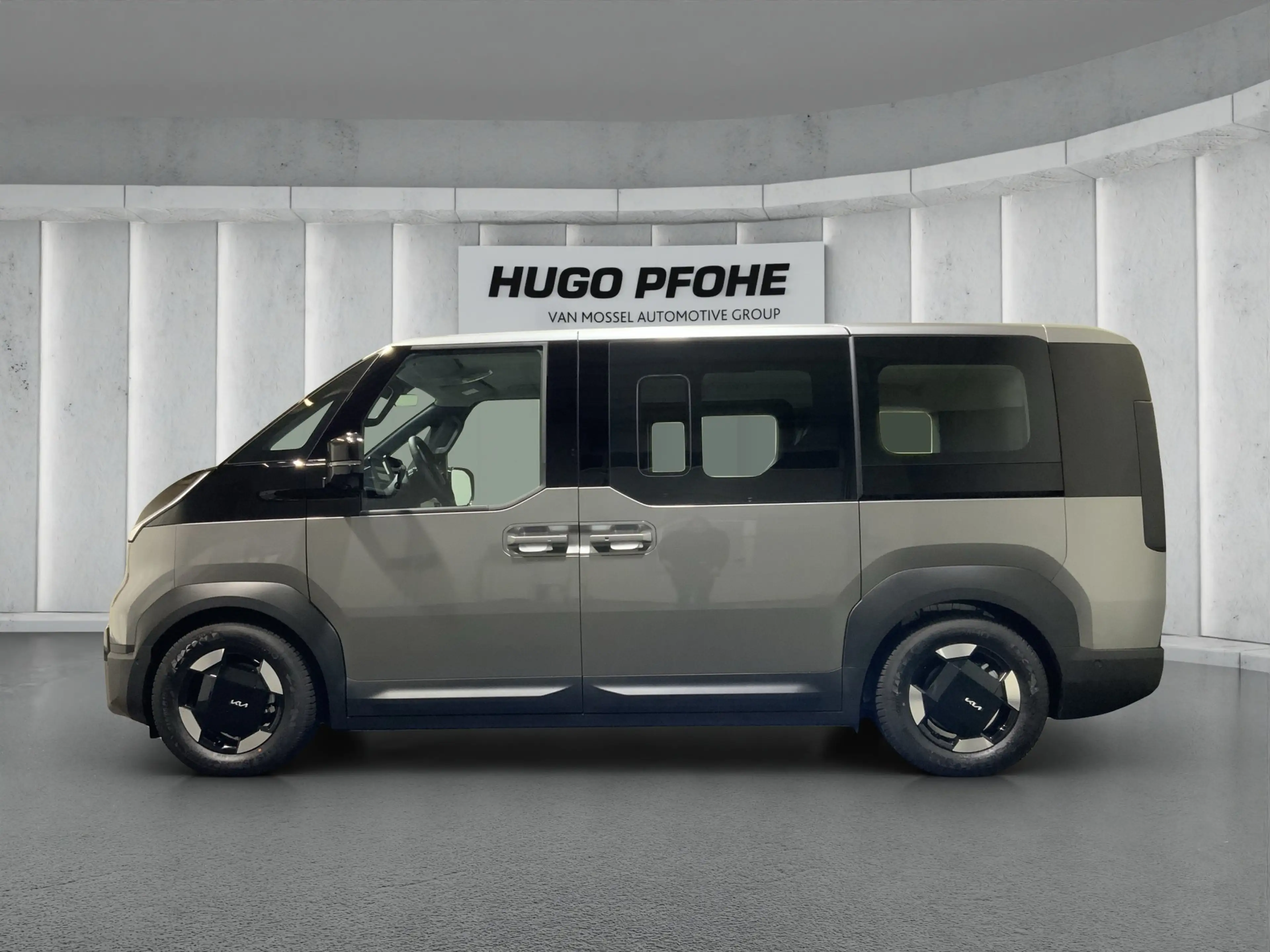 Kia PV5 Passenger Passenger Elite 71.2 kWh Van. 120 kW. 5-türig — photo 2
