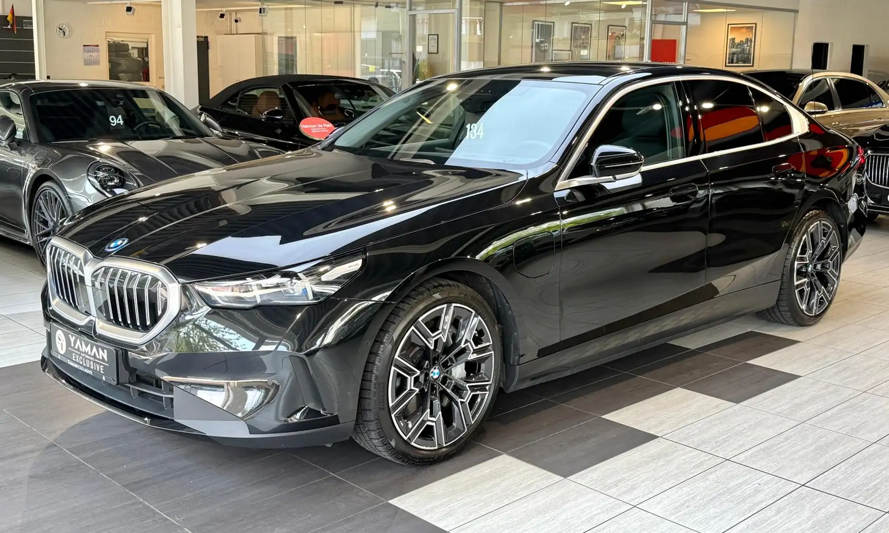 BMW 550 e xDrive*Pano*H&K*Sitzbelüftung*Iconic Glow Noir - 1